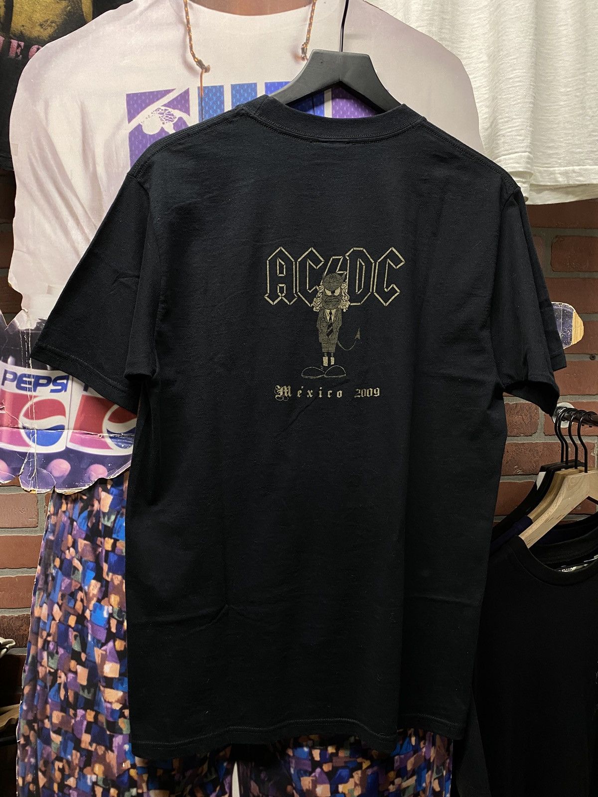 Band Tees Vintage 00’ ACDC Band Tee Shirt Medium Size US M / EU 48-50 / 2 - 2 Thumbnail