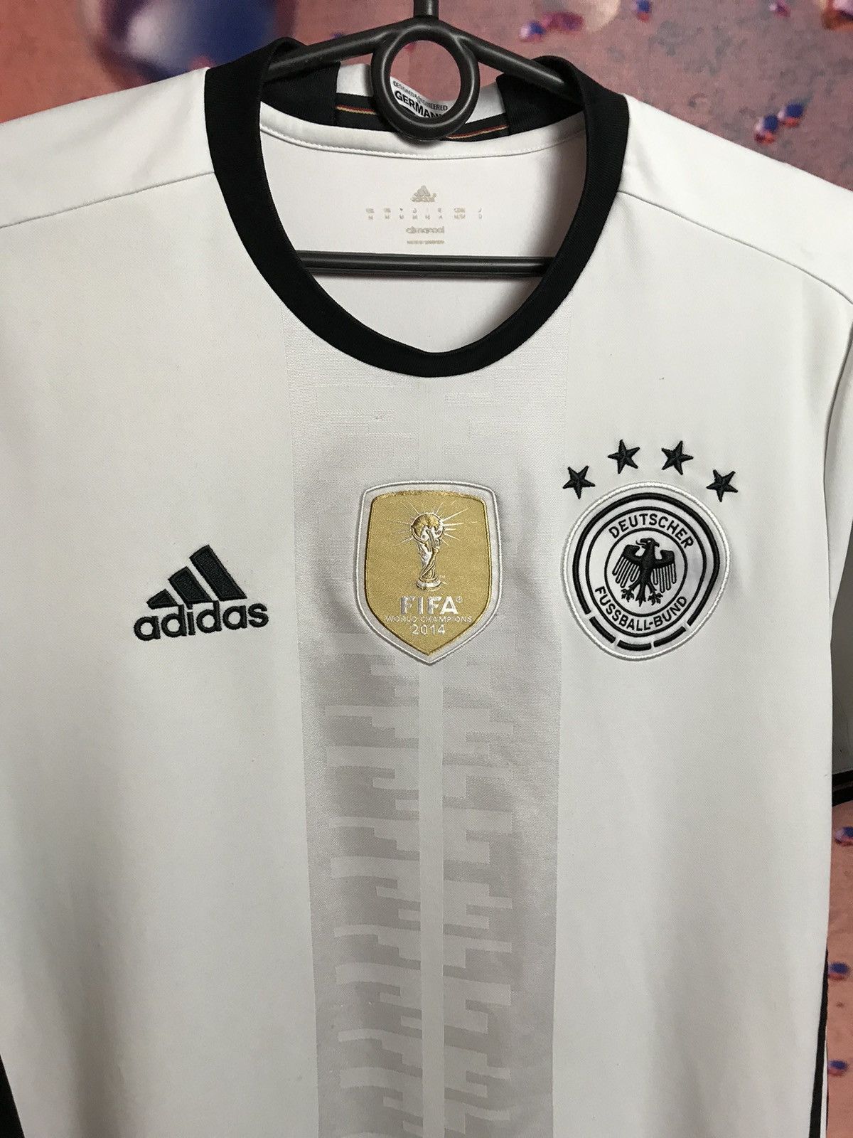 Vintage Germany soccer jersey Size US M / EU 48-50 / 2 - 3 Thumbnail