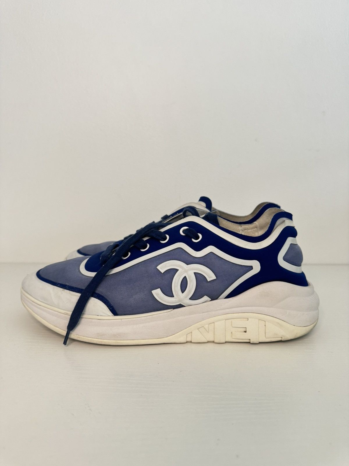 Chanel Chanel Blue White Logo Sneakers Size 42 Preowned Size US 9 / EU 42 - 3 Thumbnail