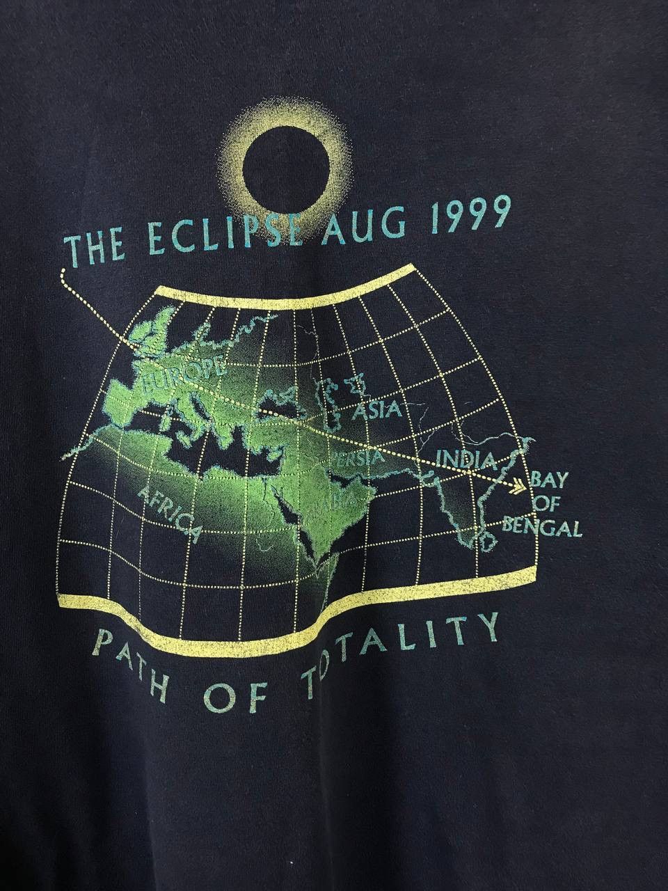 Vintage The Eclipse 1999 path of totality vintage other tee Size US L / EU 52-54 / 3 - 3 Thumbnail