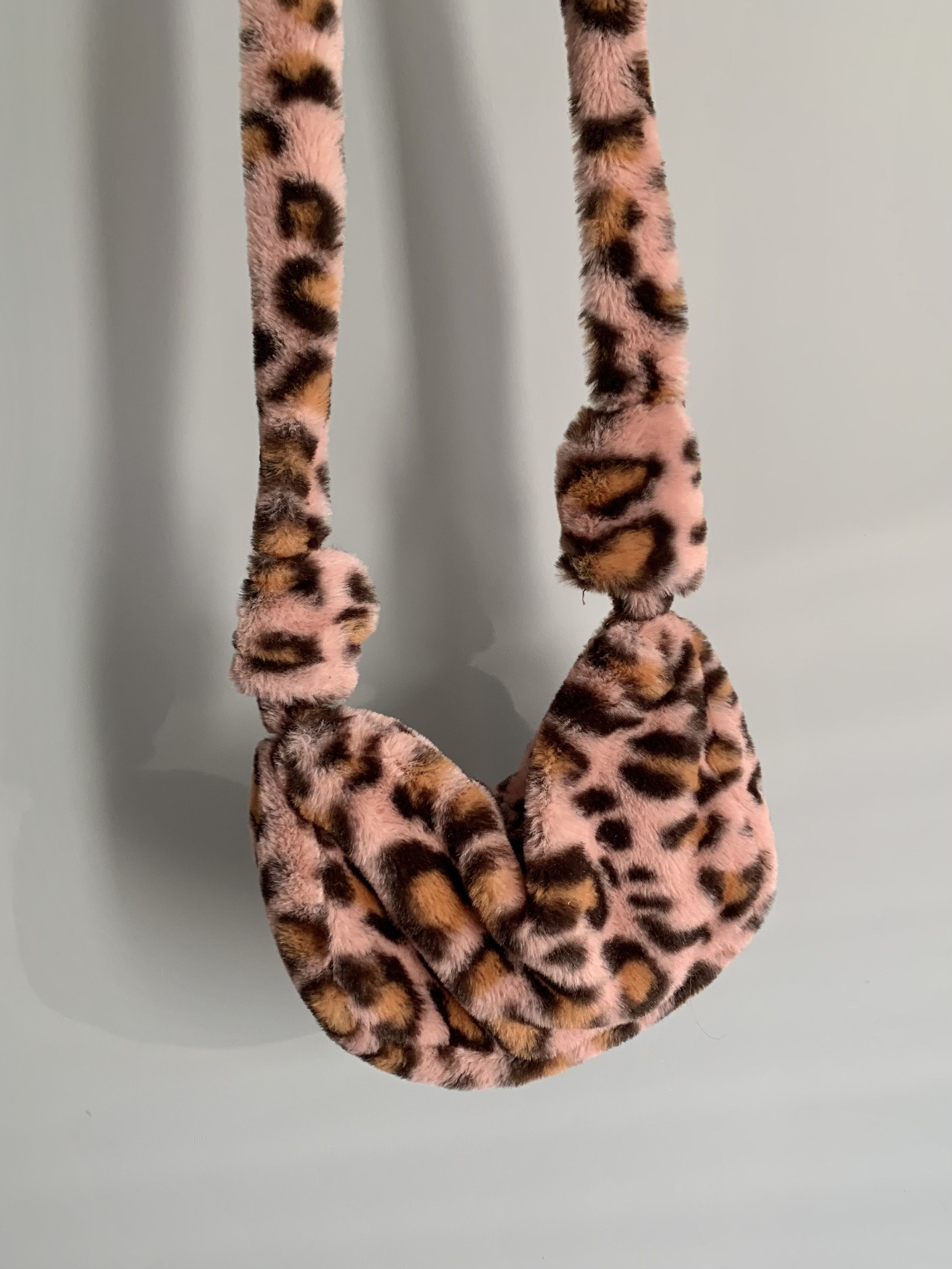 Japanese Brand × Vintage Y2K PINK LEOPARD FAUX FUR SHOULDER MINI BAG Size ONE SIZE - 1 Thumbnail