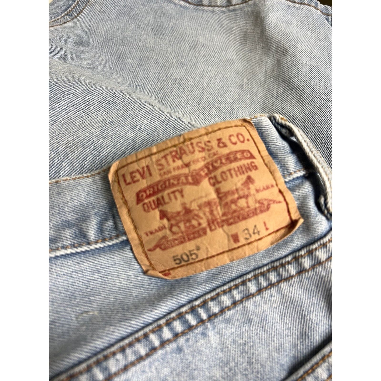 Levi's VINTAGE Levi's 505 Shorts Men 34 Blue Denim Jorts Regular Fit Chino Straight Fit 34 Blue Casual Mens Regular Distressed No Size US 34 / EU 50 - 3 Thumbnail