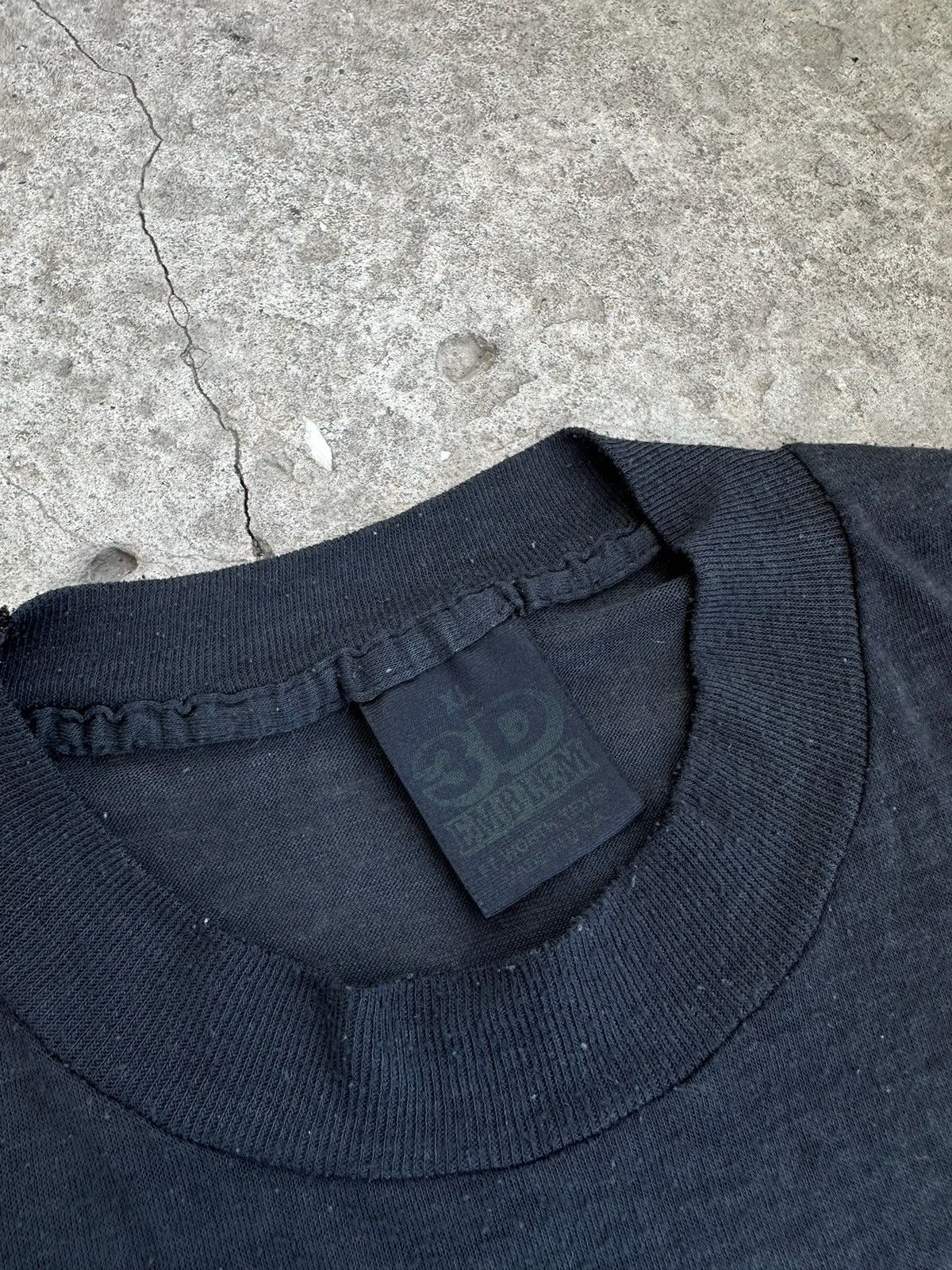 Vintage Ultra Rare 3D Emblem T Shirt Size US XL / EU 56 / 4 - 5 Thumbnail