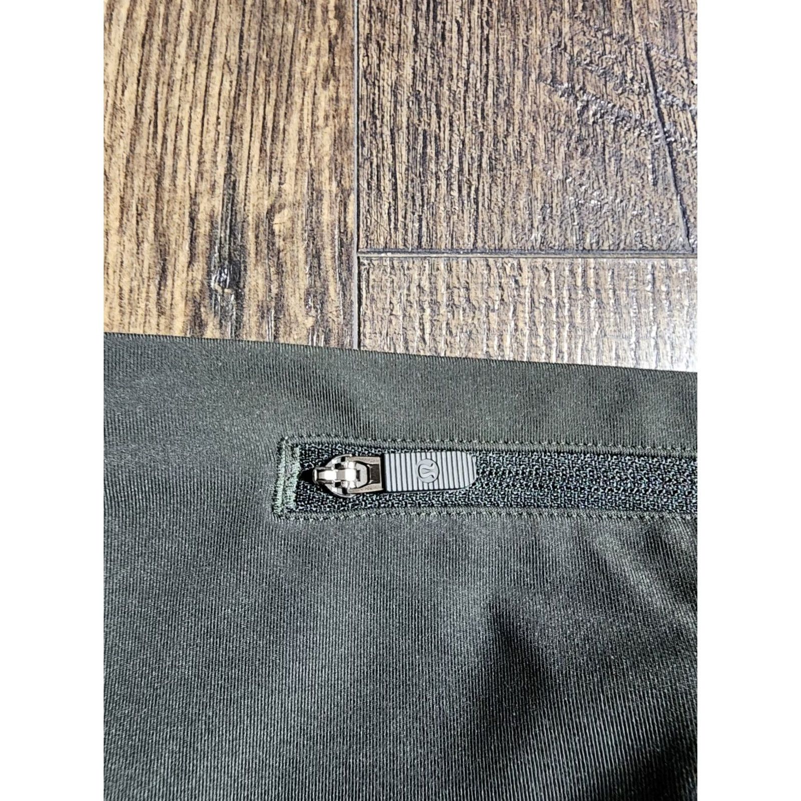 Lululemon Lululemon Leggings Cropped Pants With Pockets Size 6 Olive Green Speed Compression Womens Activewear Size 28" / US 6 / IT 42 - 6 Thumbnail