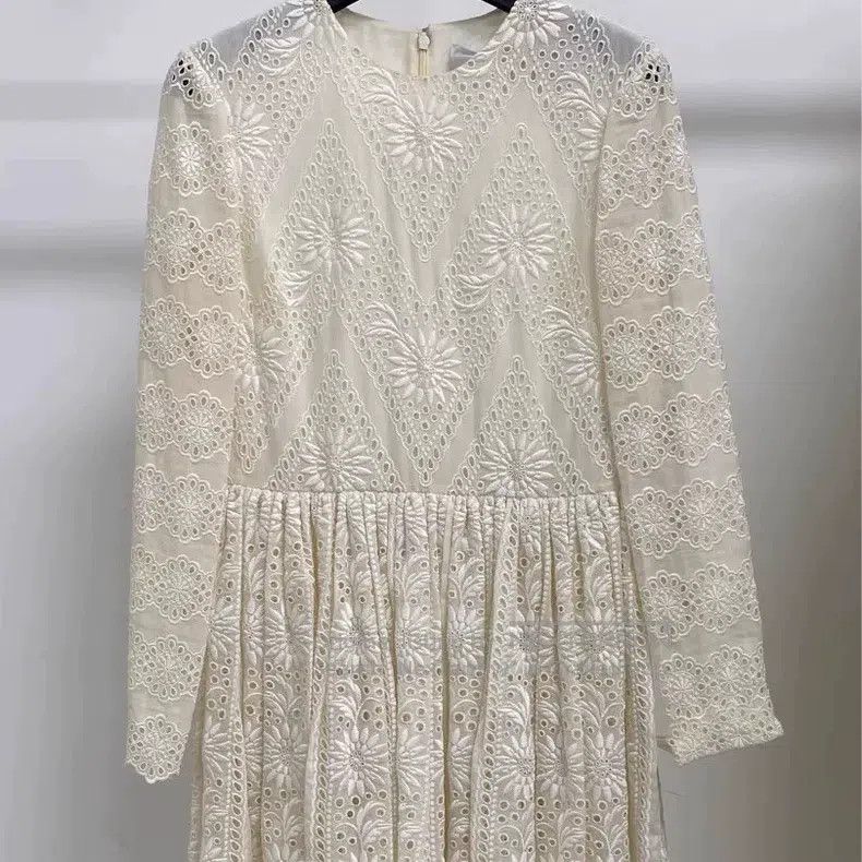 Other Valentino Embroidered cut-out dress Size M / US 6-8 / IT 42-44 - 1 Thumbnail