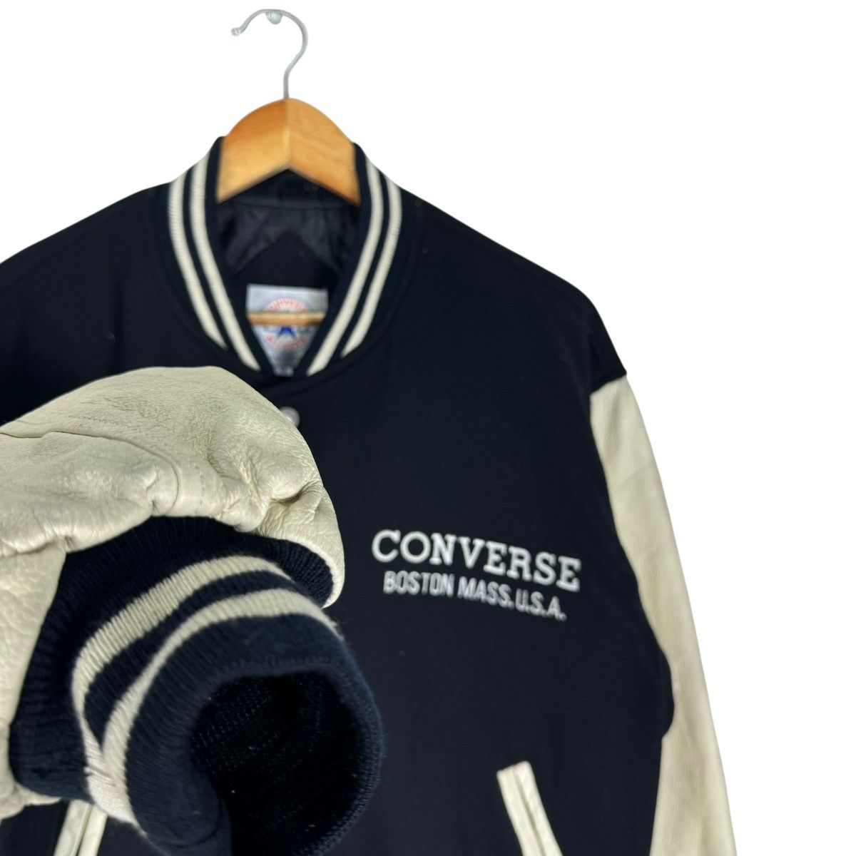 Converse 🌟VTG CONVERSE CHUCK TAYLOR VARSITY COWHIDE LEATHER JACKET Size US M / EU 48-50 / 2 - 5 Thumbnail