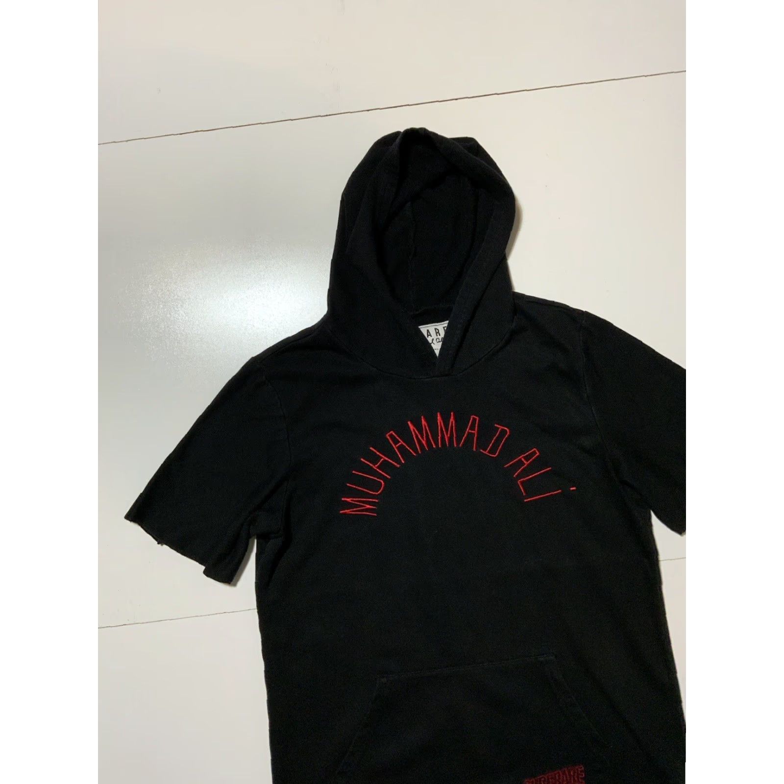 Vintage VINTAGE Superare X Muhammad Ali Fly Like Butterfly Sting Like Bee S/S Pullover Hoodie M Men Black Size US M / EU 48-50 / 2 - 3 Thumbnail