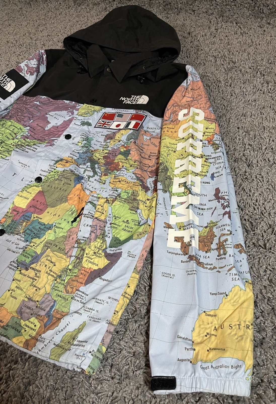 Supreme × The North Face 2014SS Supreme x TNF Atlas Map Expedition Coach Jacket Size US M / EU 48-50 / 2 - 8 Thumbnail