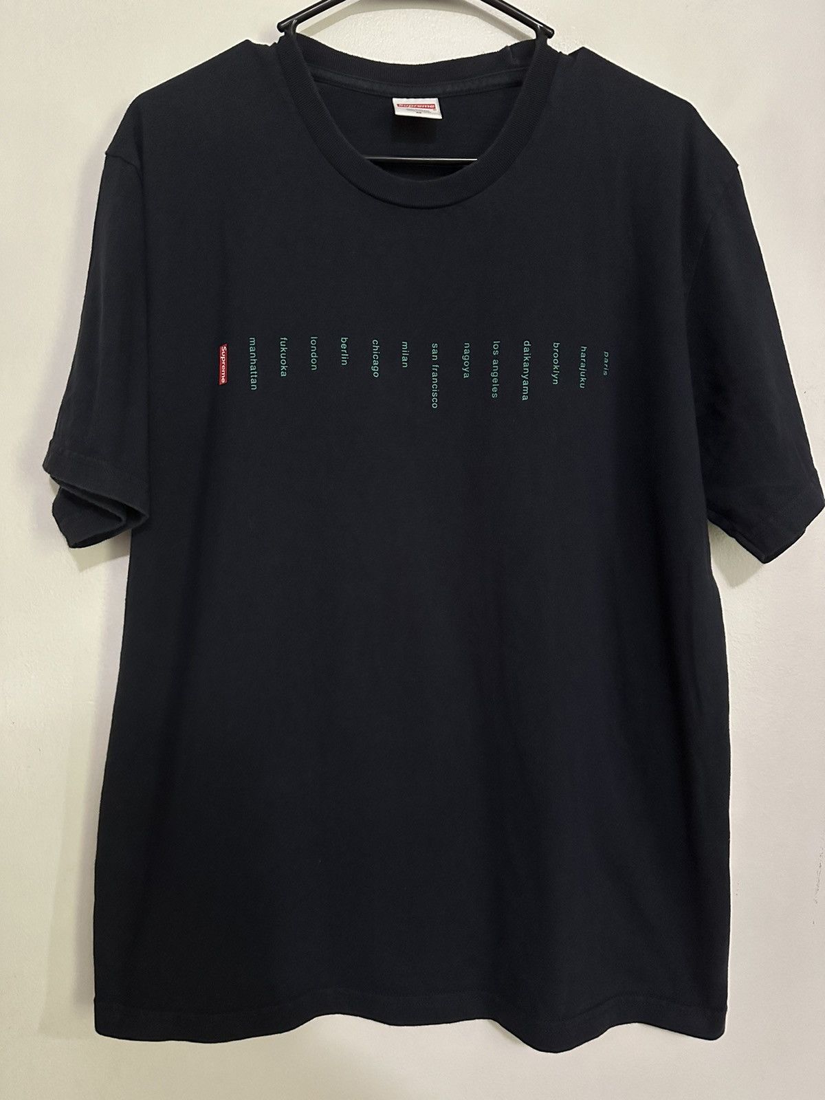 Supreme Supreme Location Tee Size US M / EU 48-50 / 2 - 1 Thumbnail