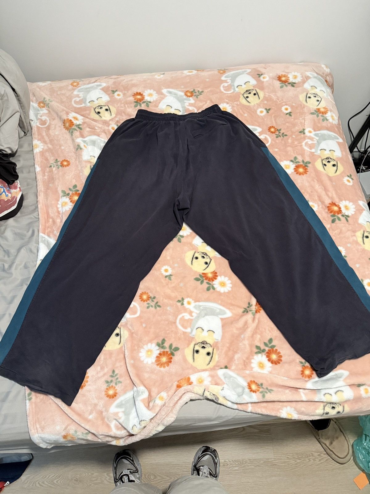 Balenciaga Balenciaga sporty b sweats Size US 32 / EU 48 - 6 Thumbnail