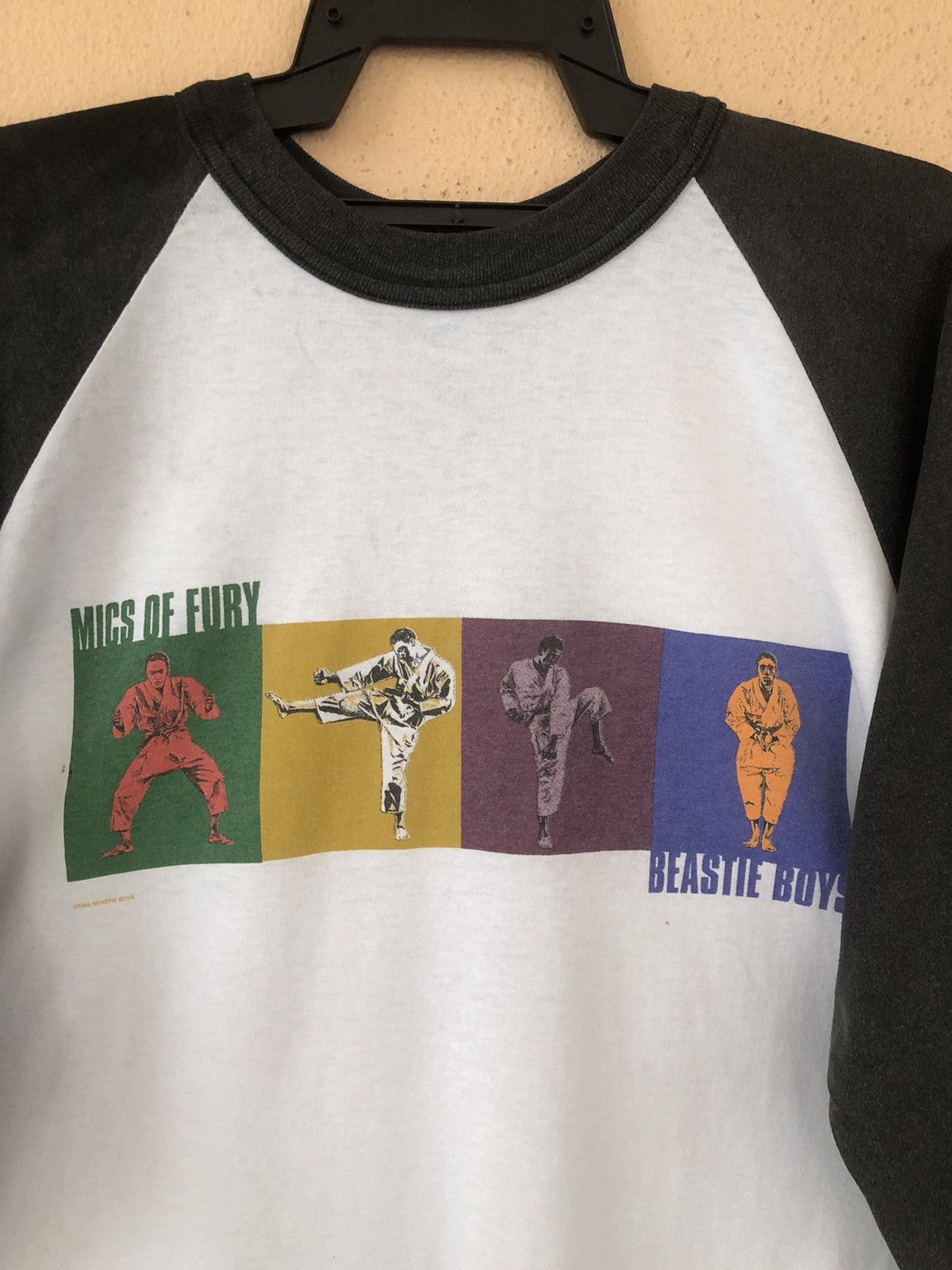 Band Tees × Rap Tees × Vintage Vintage 90s BEASTIE BOYS 3Q Raglan Shirt Size US XL / EU 56 / 4 - 2 Thumbnail