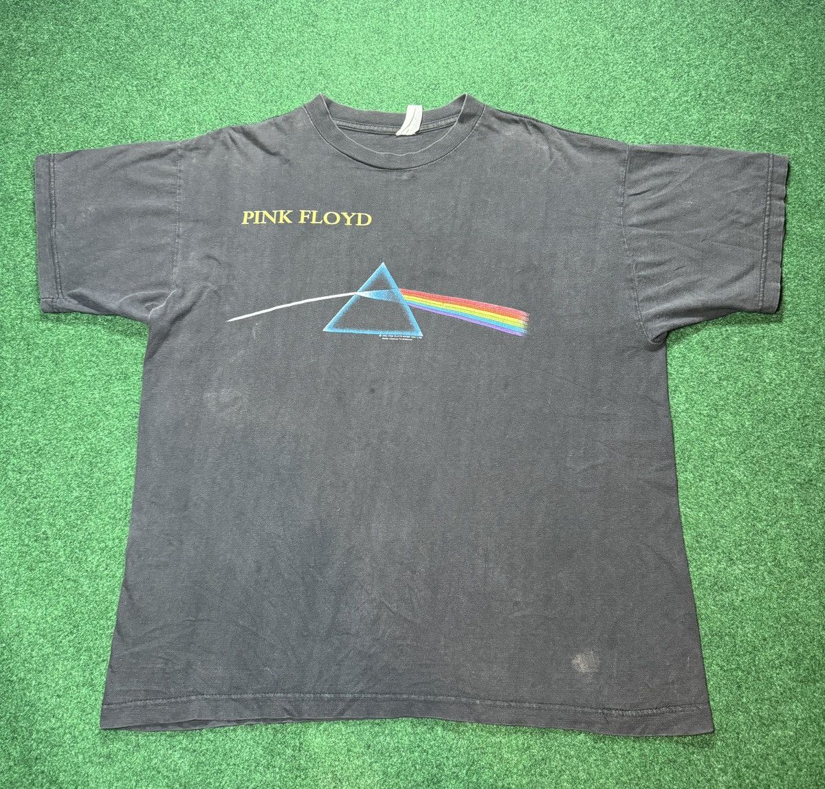 Band Tees × Vintage Vintage 90s Pink Floyd Dark Side FADED 1994 Tour T Shirt Size US XL / EU 56 / 4 - 1 Thumbnail