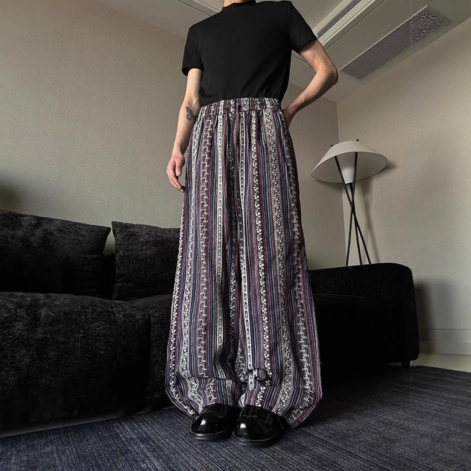 Vintage Black Patterned Wide Leg Pants, Loose Fit Trousers Size US 30 / EU 46 - 1 Thumbnail