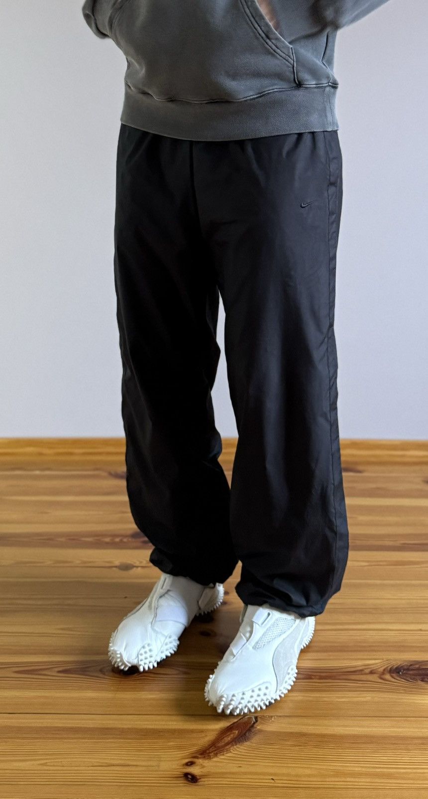 Vintage Vintage Nike Nylon Black Logo Pants Size US 33 - 13 Thumbnail