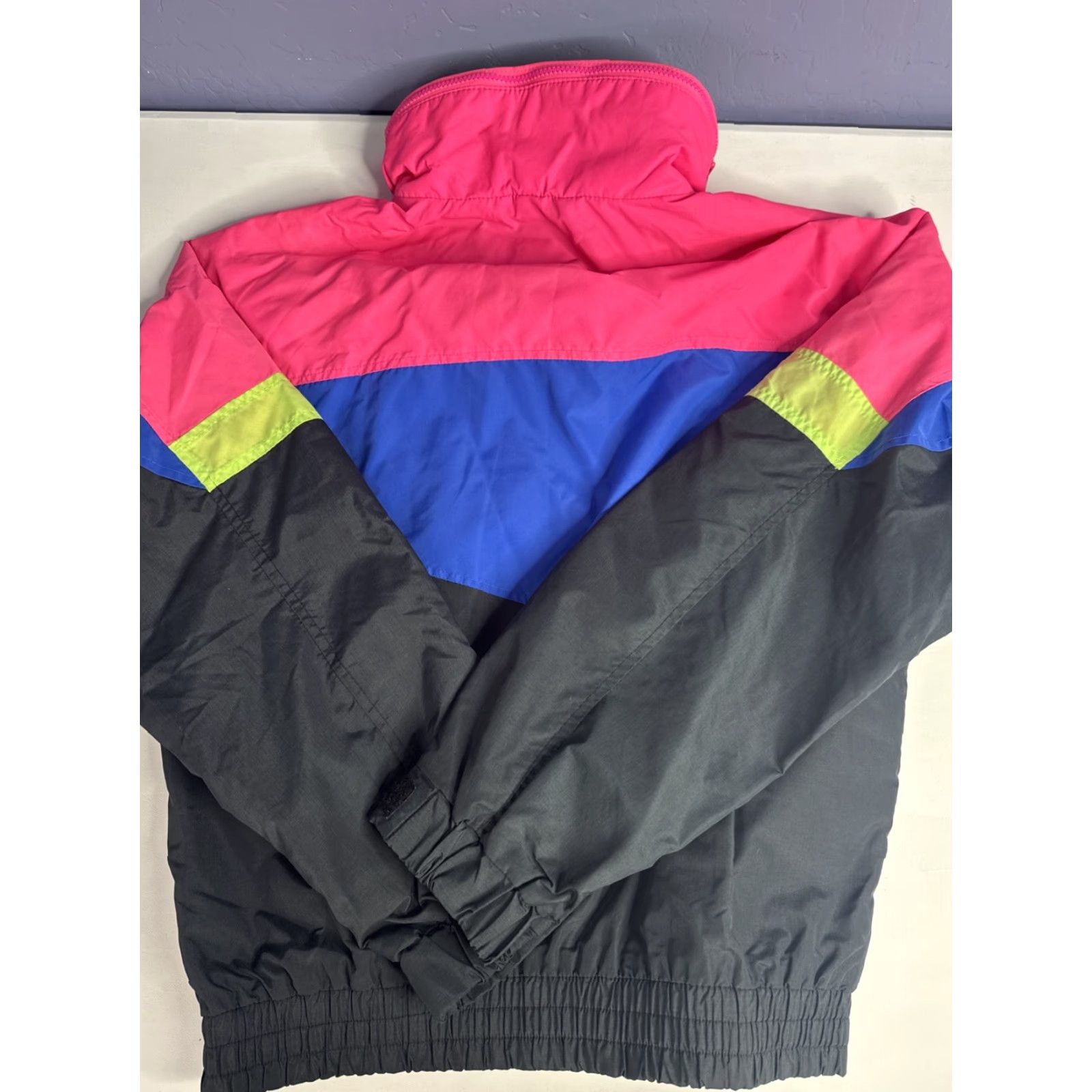 Vintage VINTAGE Columbia Windbreaker Jacket Men L Pink Neon Green Black Nylon Regular Size US L / EU 52-54 / 3 - 2 Thumbnail