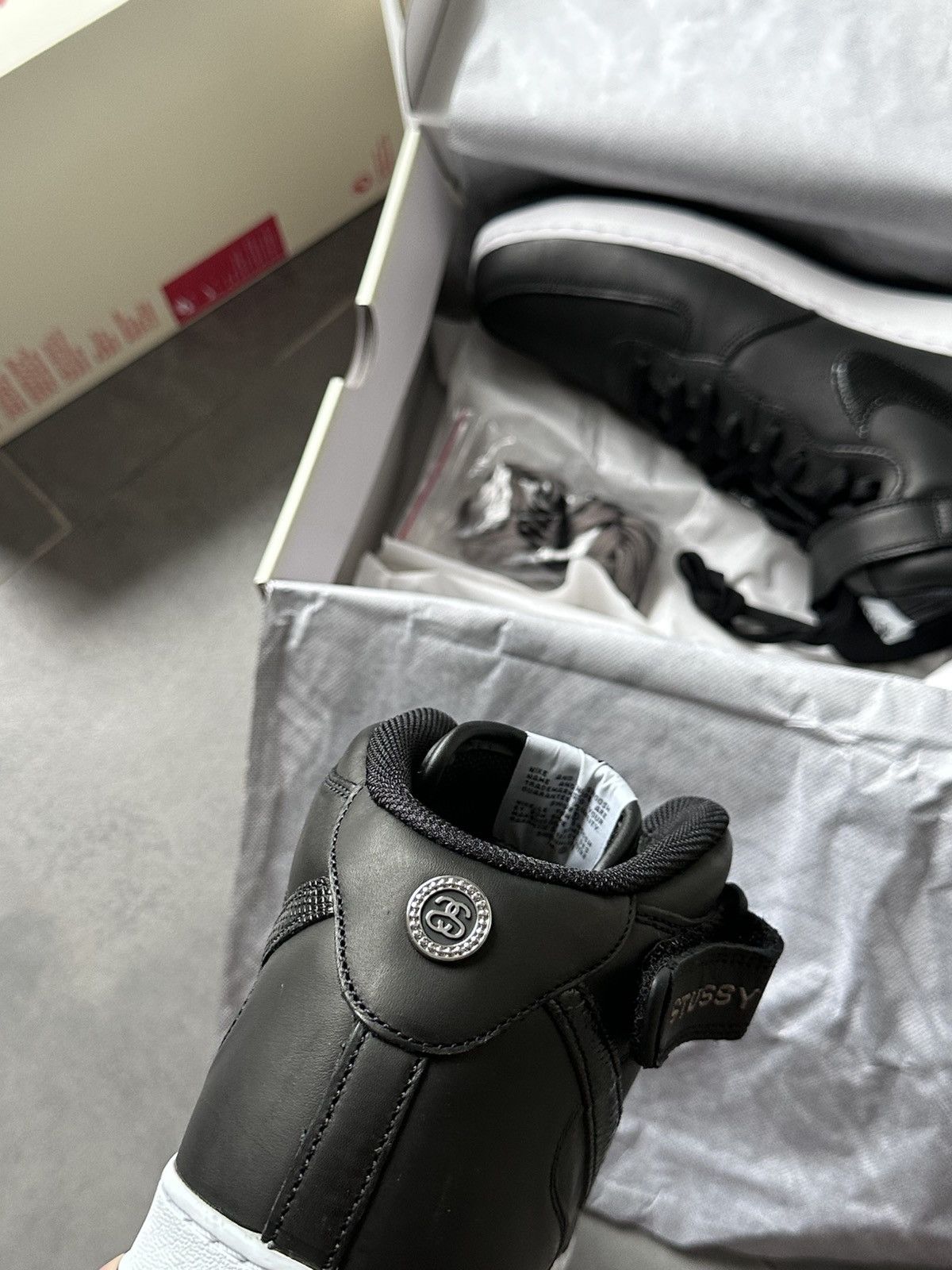 Nike × Stussy Stussy x Nike Air Force 1 ‘07 Mid Black Snakeskin DJ7840-001 Size US 13 / EU 46 - 9 Thumbnail