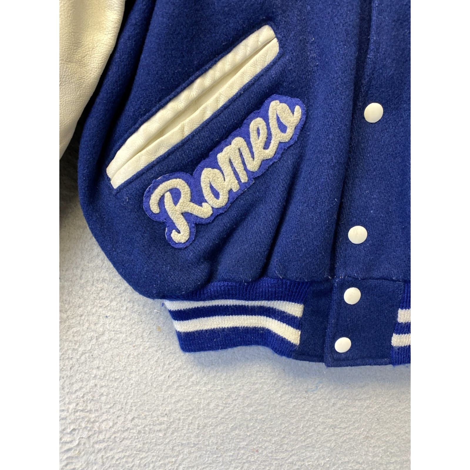 Vintage Delong Sportswear Varsity Jacket Men Size 44 L A Romeo Hawaiian 44-97 Size US L / EU 52-54 / 3 - 4 Thumbnail