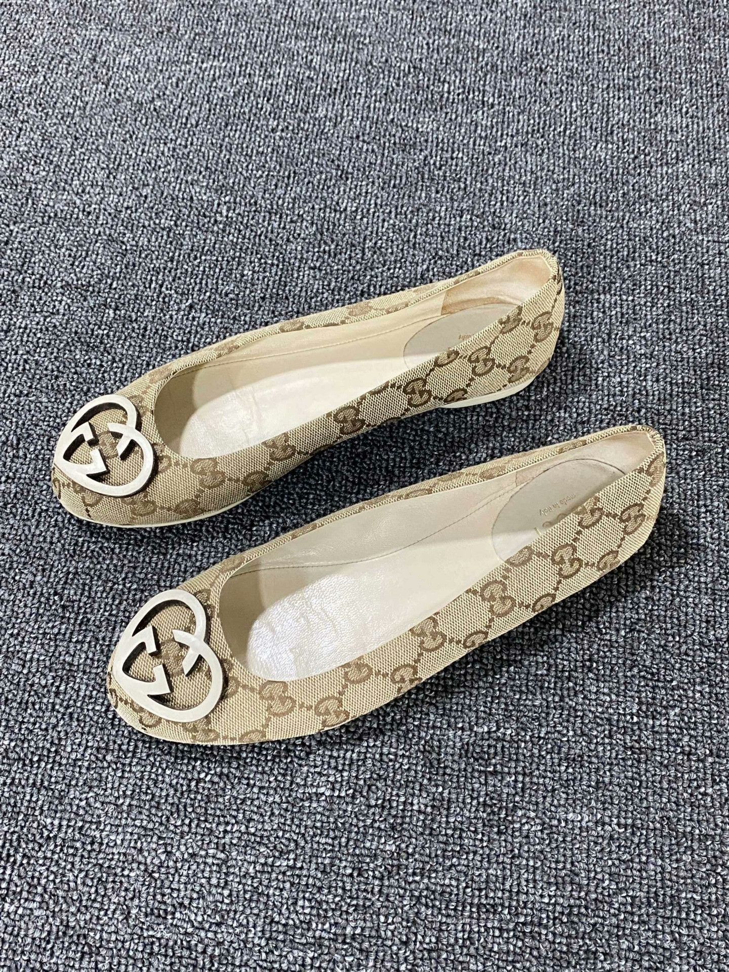 Gucci Gucci Lowtop Sneakers us_5-5 Women Size US 5.5 / IT 35.5 - 1 Thumbnail