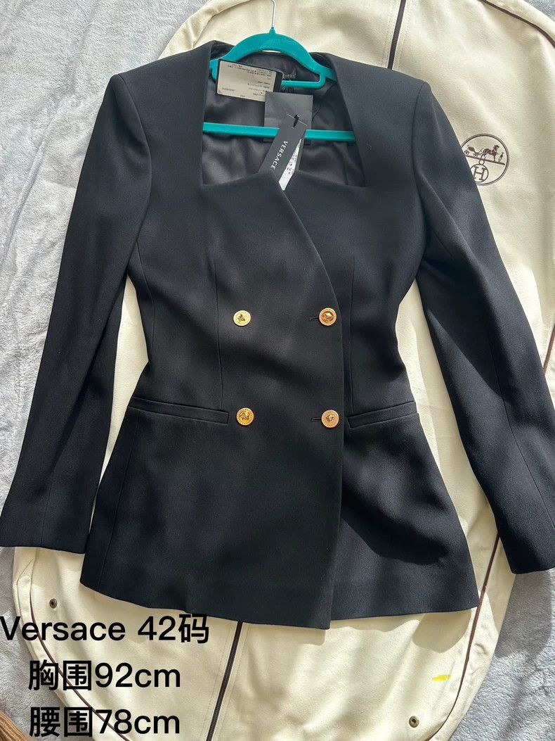 Versace Versace Neckline design blazer Size M / US 6-8 / IT 42-44 - 3 Thumbnail