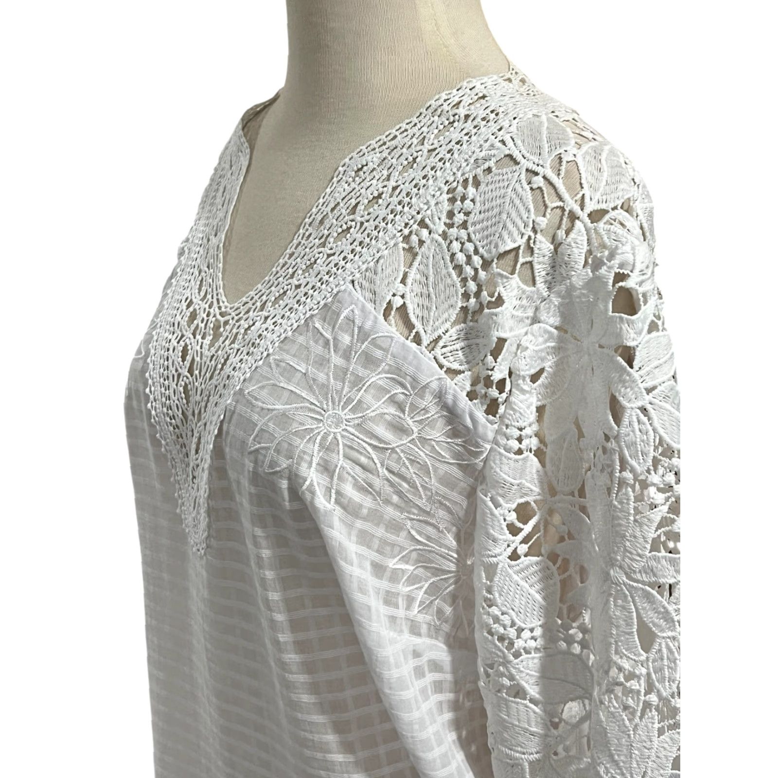 Vintage Chicos Blouse Floral Lace Sleeve Ivory NWT Size L Womens Size L / US 10 / IT 46 - 3 Thumbnail
