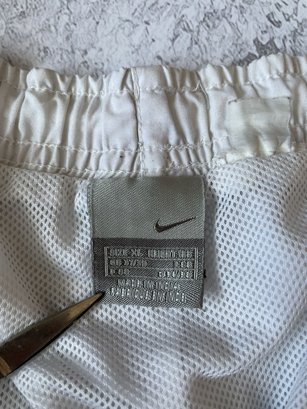 Vintage Vintage Nike Shorts 00s Size US 35 - 4 Thumbnail