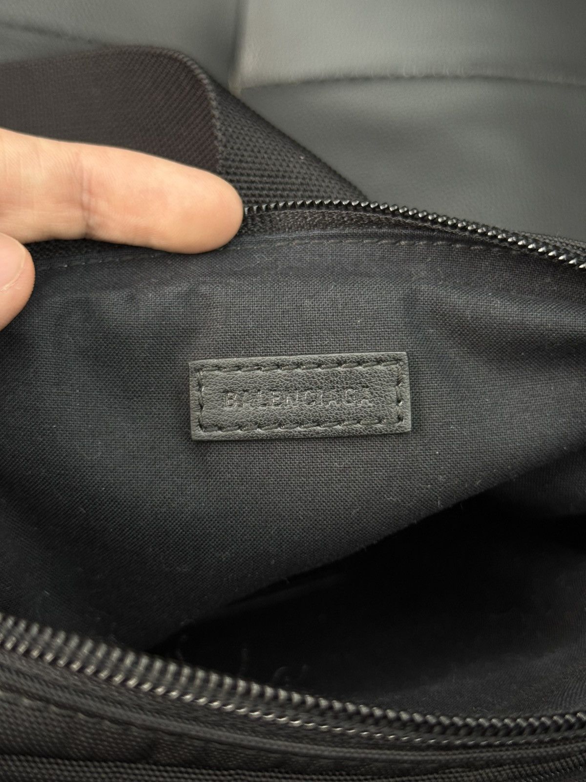 Balenciaga BALENCIAGA Explorer Shoulder Bag Black Unisex $1000 Retail Size ONE SIZE - 15 Thumbnail