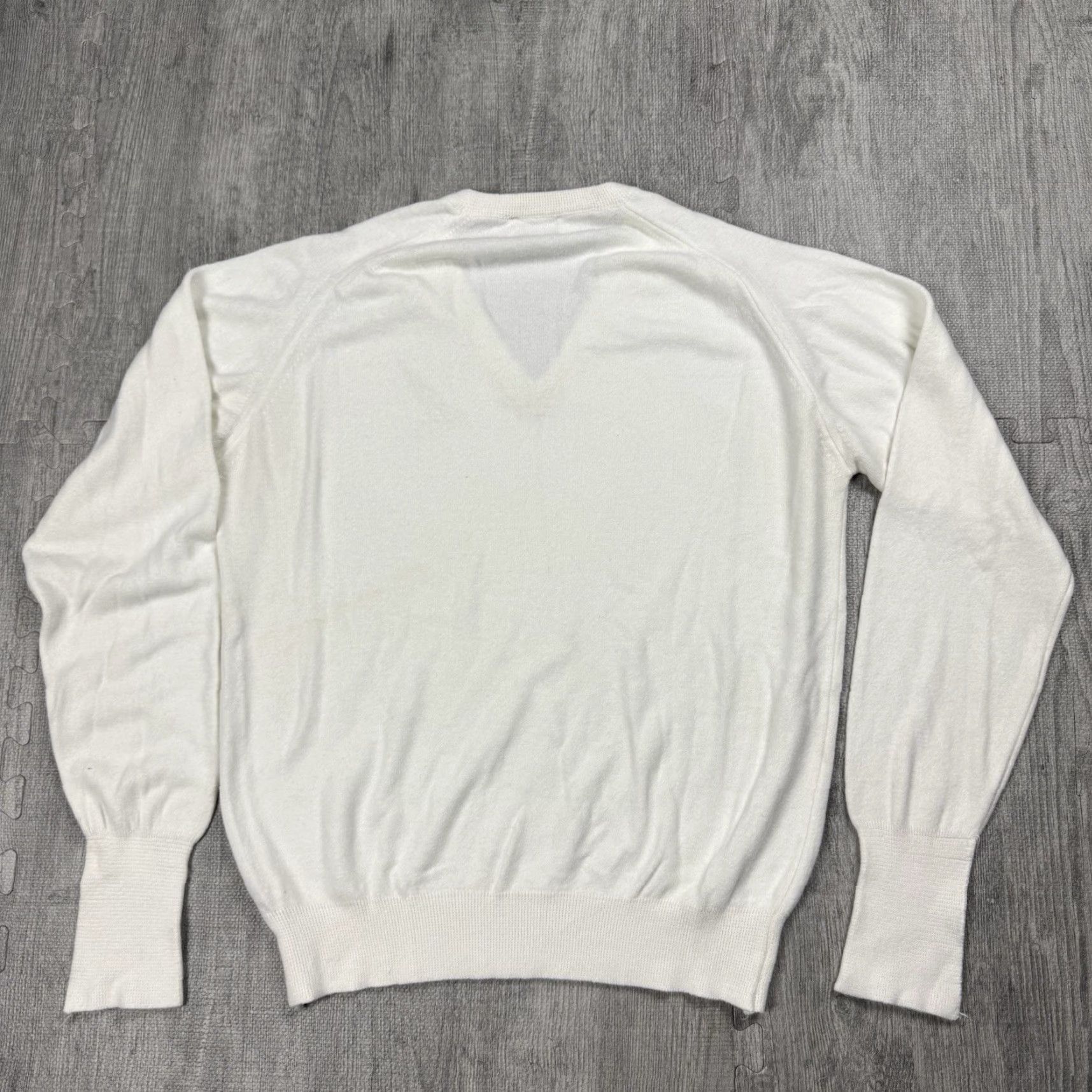 Izod VINTAGE 70s Izod Lacoste White Crocodile Embroidered Logo Sweater Men's Large Knit Pullover Casual Classic Size US L / EU 52-54 / 3 - 6 Thumbnail