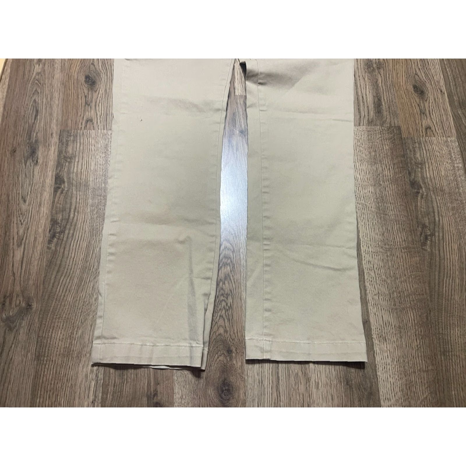 Gap GAP Pants Men’s 28/30 Khaki Straight Pockets Beige Beige Chino 30 In Inseam Pockets Mens Size US 28 / EU 44 - 3 Thumbnail
