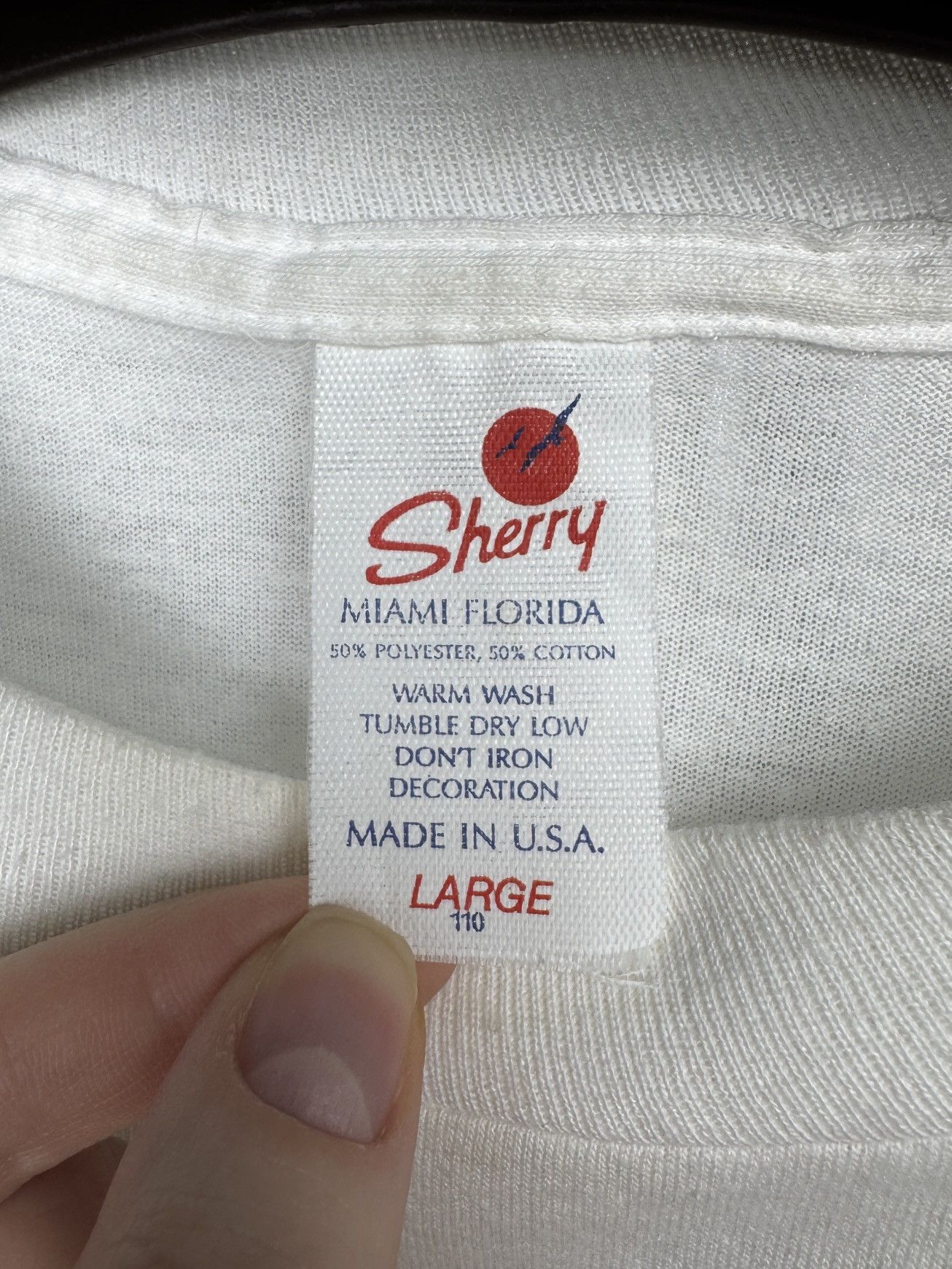 Vintage Vintage Sherry 80s Mickey Mouse Florida made in USA tee Size US L / EU 52-54 / 3 - 10 Thumbnail