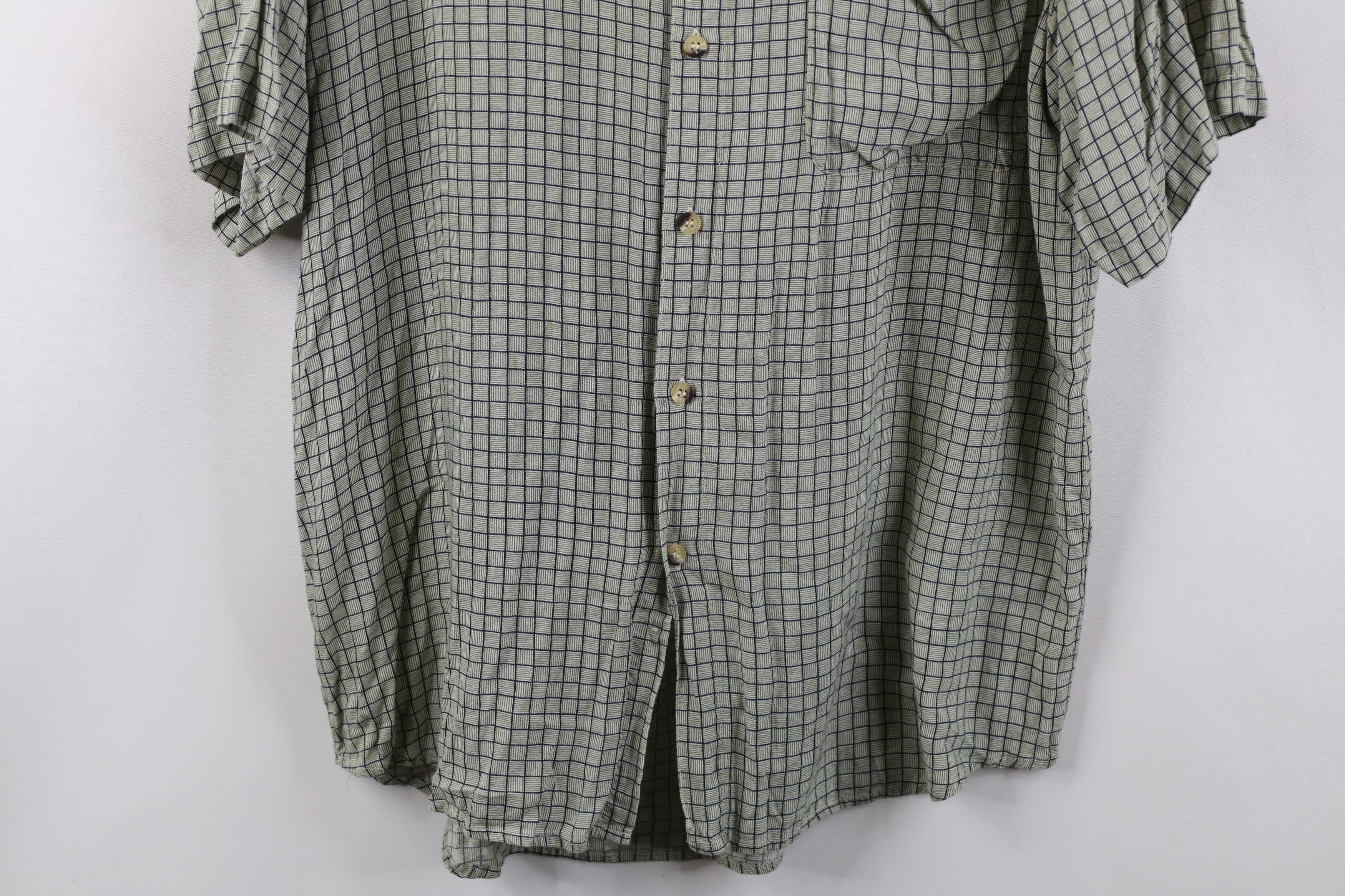 Vintage Vintage 90s Streetwear Gabardine Short Sleeve Button Shirt Size US L / EU 52-54 / 3 - 3 Thumbnail