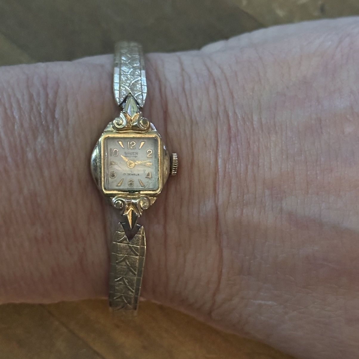 Vintage Vintage Gruen Precision 17 Jewels Swiss gold tone watch Size ONE SIZE - 8 Thumbnail
