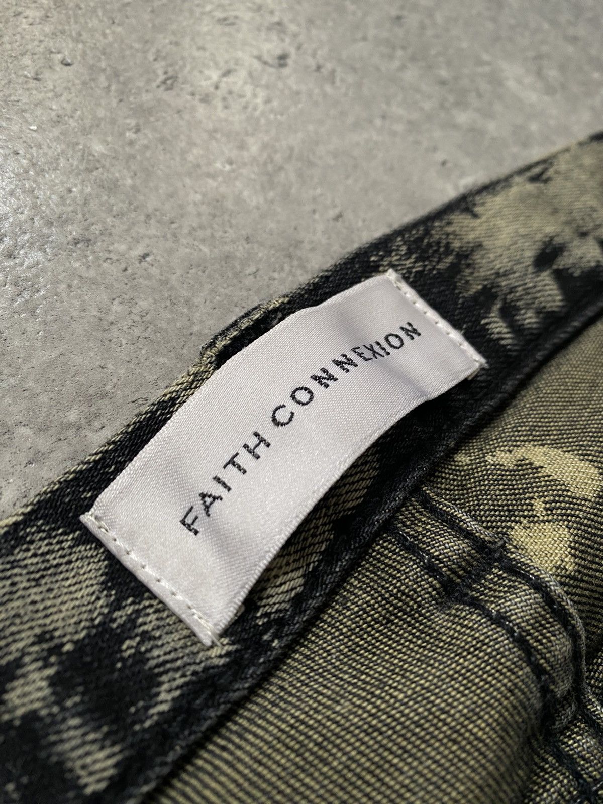 Faith Connexion Faith Connexion Bleach Slim Distressed Denim Pant Size 25" / US 0 / IT 36 - 4 Thumbnail
