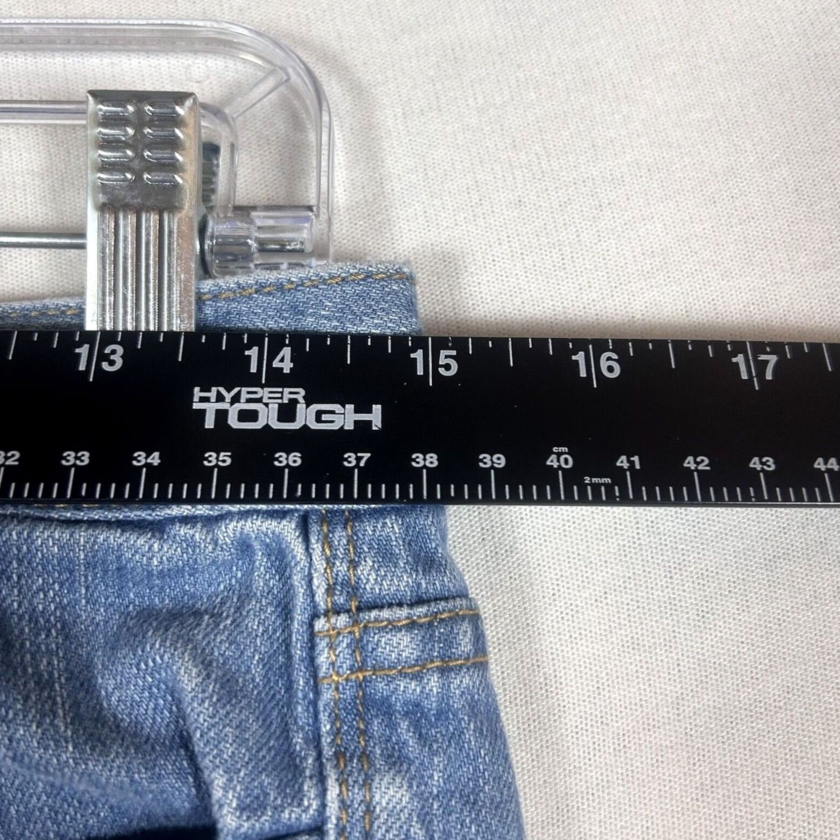 Tommy Hilfiger Tommy Hilfiger Boyfriend Jeans Womens Size 2 Mid Rise Medium Wash Denim Zip Inseam 30 in Regular Rise Slim Fit 2 Button Closure Women's Jeans Blue Size 26" / US 2 / IT 38 - 5 Thumbnail