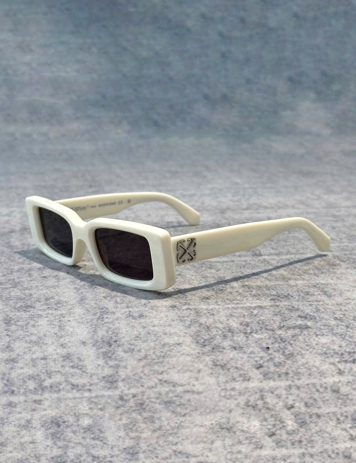 Off-White OFF WHITE ARTHUR WHITE DARK GREY SUNGLASSES Size ONE SIZE - 1 Thumbnail