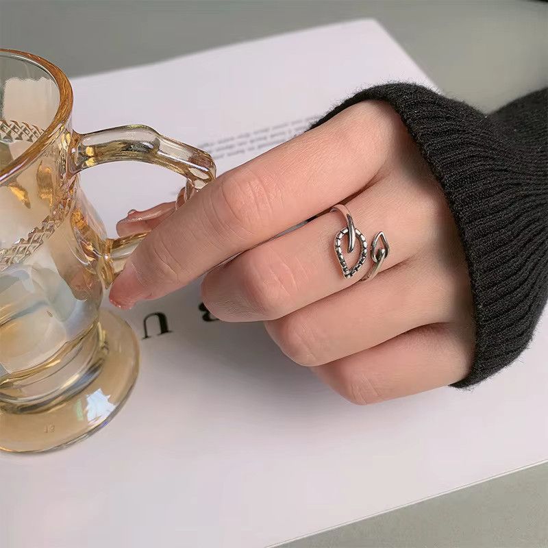 Jewelry Hollowing Leaf Rings Size ONE SIZE - 1 Thumbnail