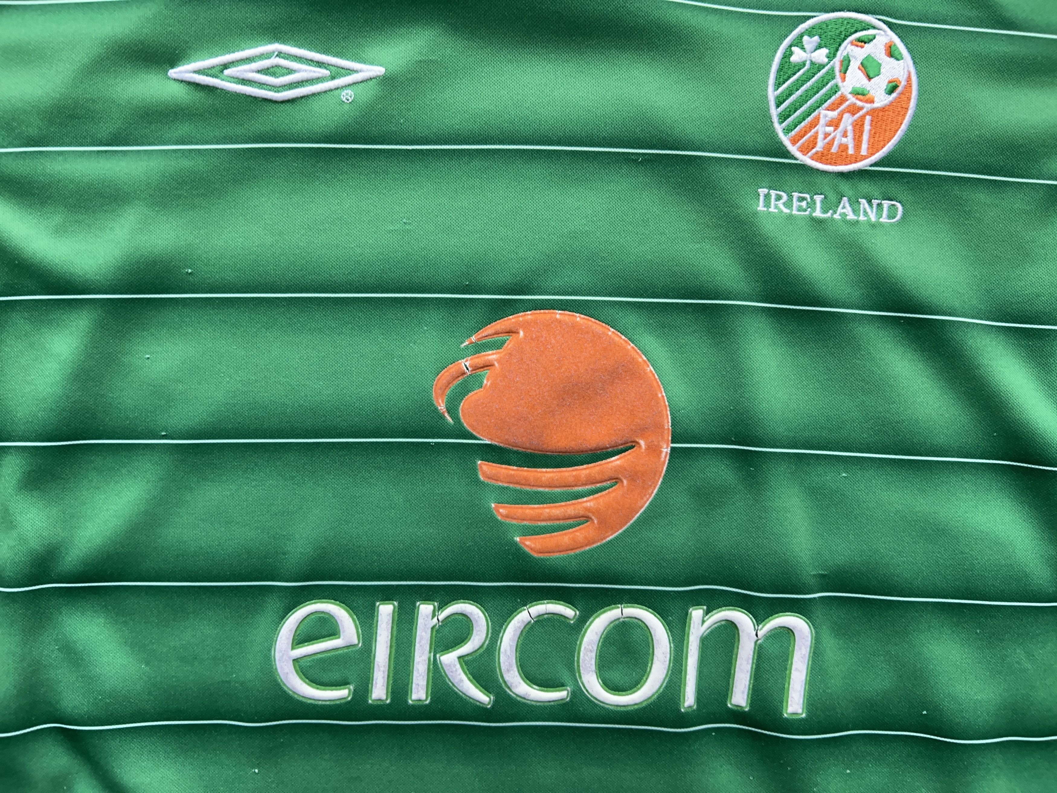 Umbro Mens Ireland 2003 Home Football Soccer Shirt Jersey Size S Size US S / EU 44-46 / 1 - 4 Thumbnail