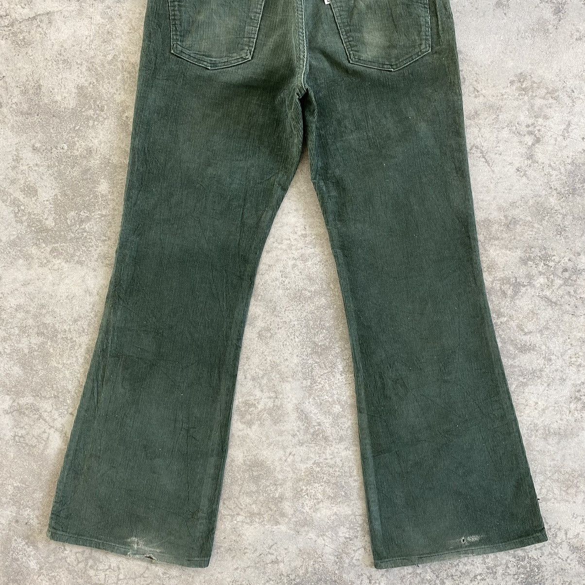 Levi's Vintage 1973 Levis 646 Faded Green Corduroy Flared Jeans Size US 31 - 16 Thumbnail