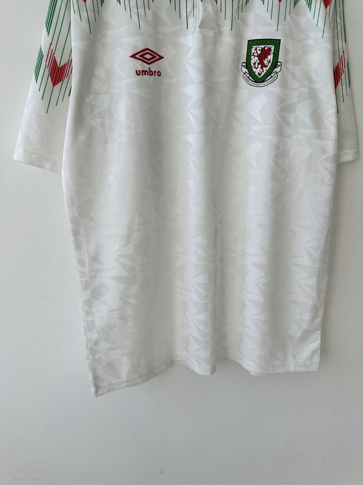 Umbro 1990/92 Wales Retro Shirt Vintage Classic Away White Umbro Size US XXL / EU 58 / 5 - 2 Thumbnail