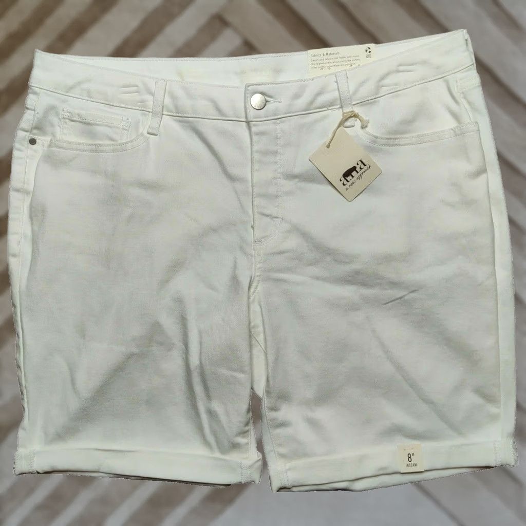 Vintage ANA Women Petite 18P White Mid-Rise Bermuda Shorts 8" Inseam NEW Size 40" / US 18 - 1 Thumbnail