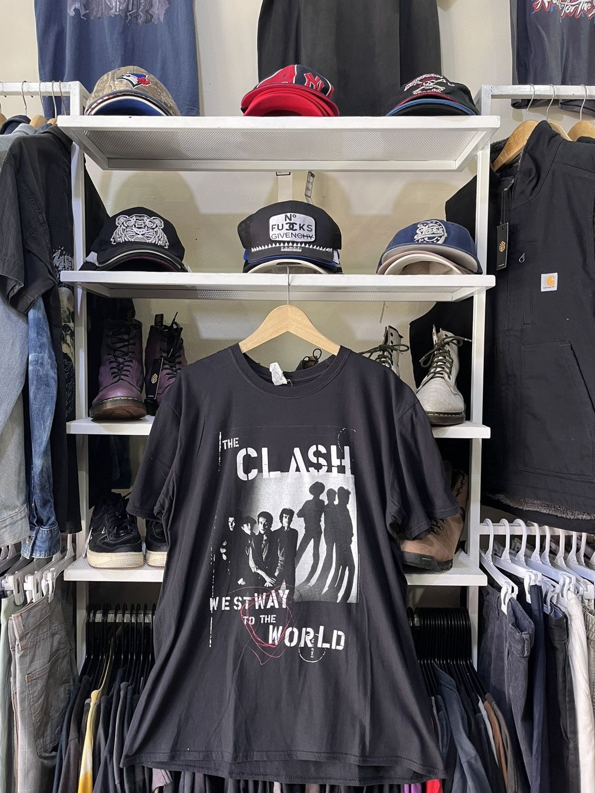 Band Tees Awesome - The Clash - West Way To World - Black Graphic Size US XL / EU 56 / 4 - 1 Thumbnail