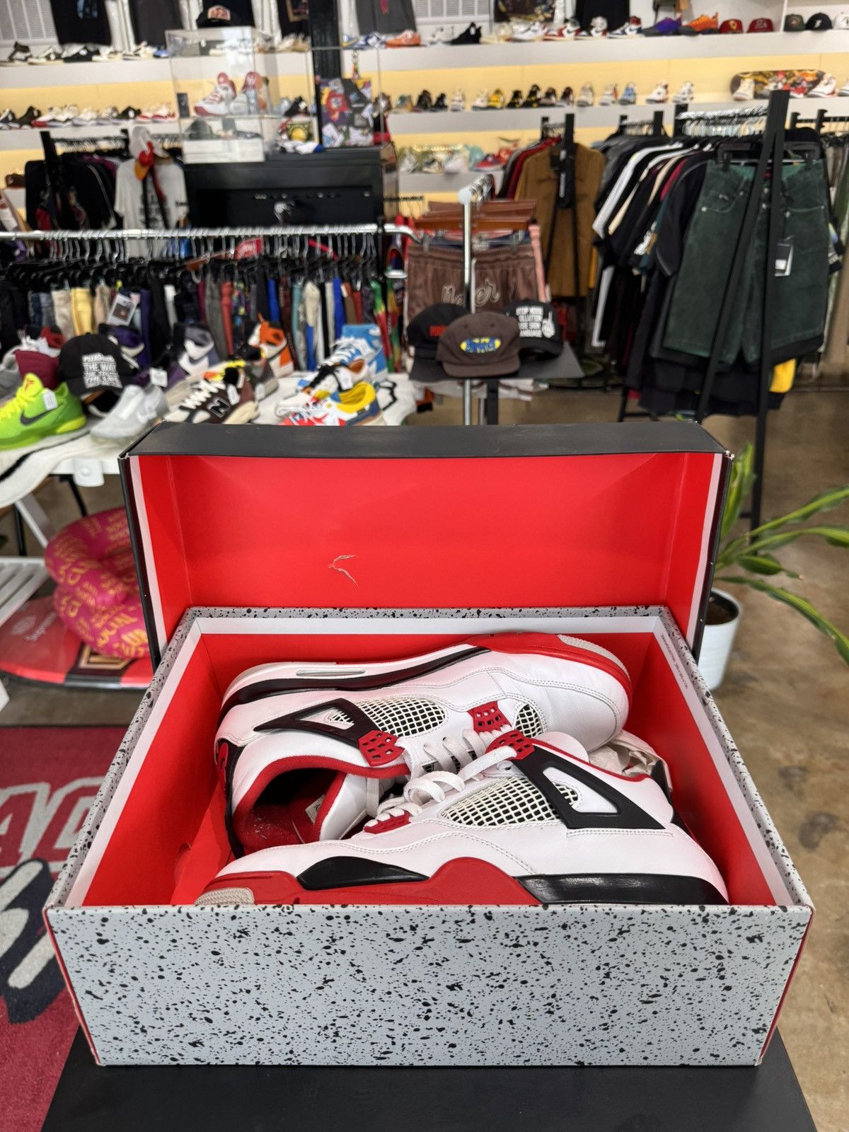 Jordan Brand Air Jordan 4 Fire Red Size 12 (2020) Size US 12 / EU 45 - 10 Thumbnail