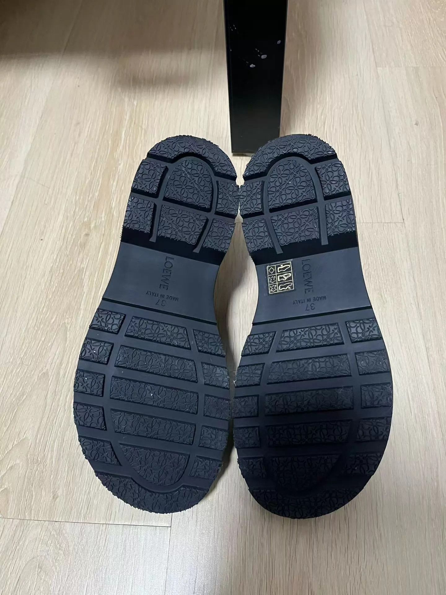 Loewe LOEWE Loafer EU 37 Worn Once Original Box & Accessories Size US 6.5 / IT 36.5 - 6 Thumbnail