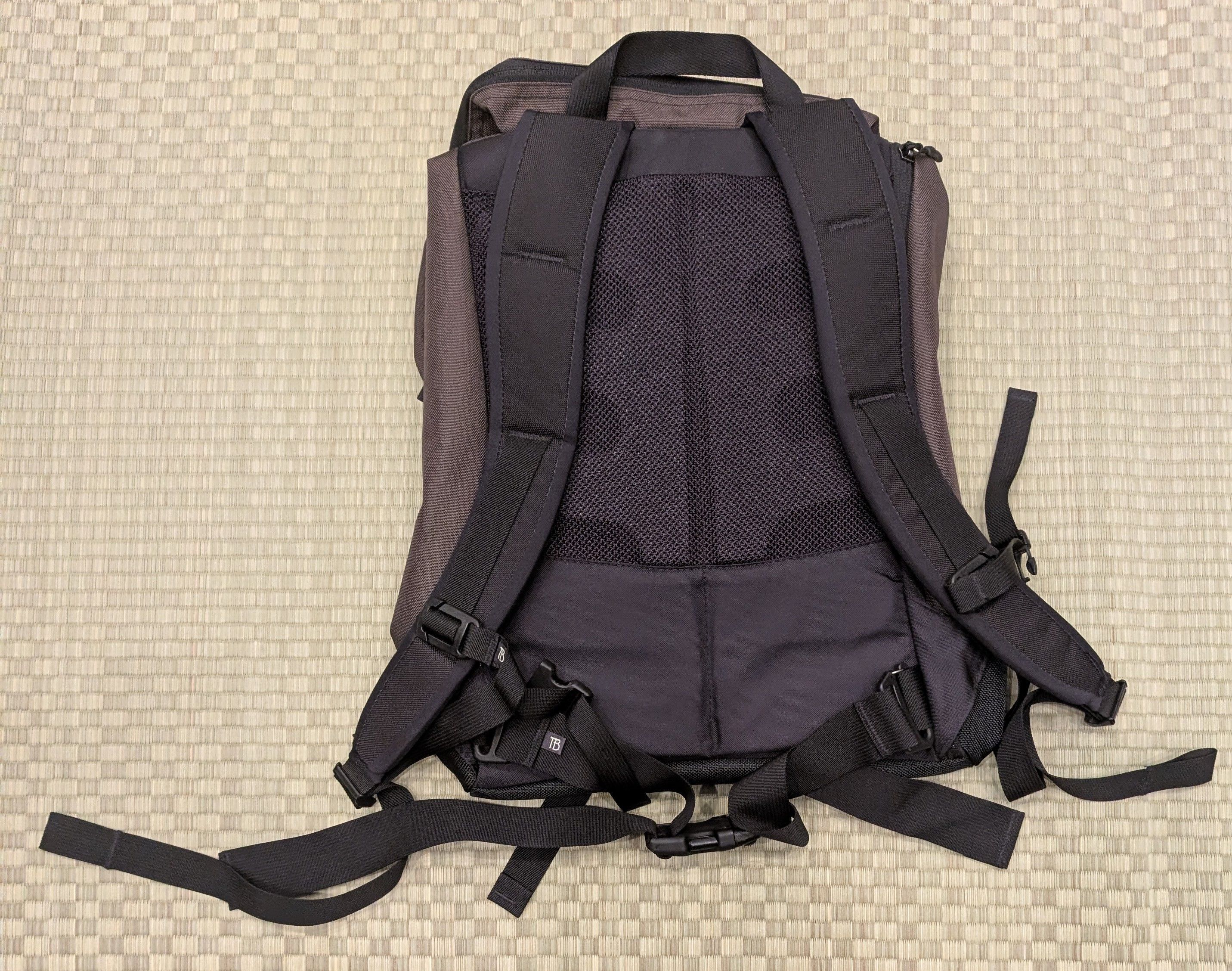 Tom Bihn RARE Tom Bihn Design Lab Shadow Guide Pack 23L Ursa Brown Size ONE SIZE - 3 Thumbnail