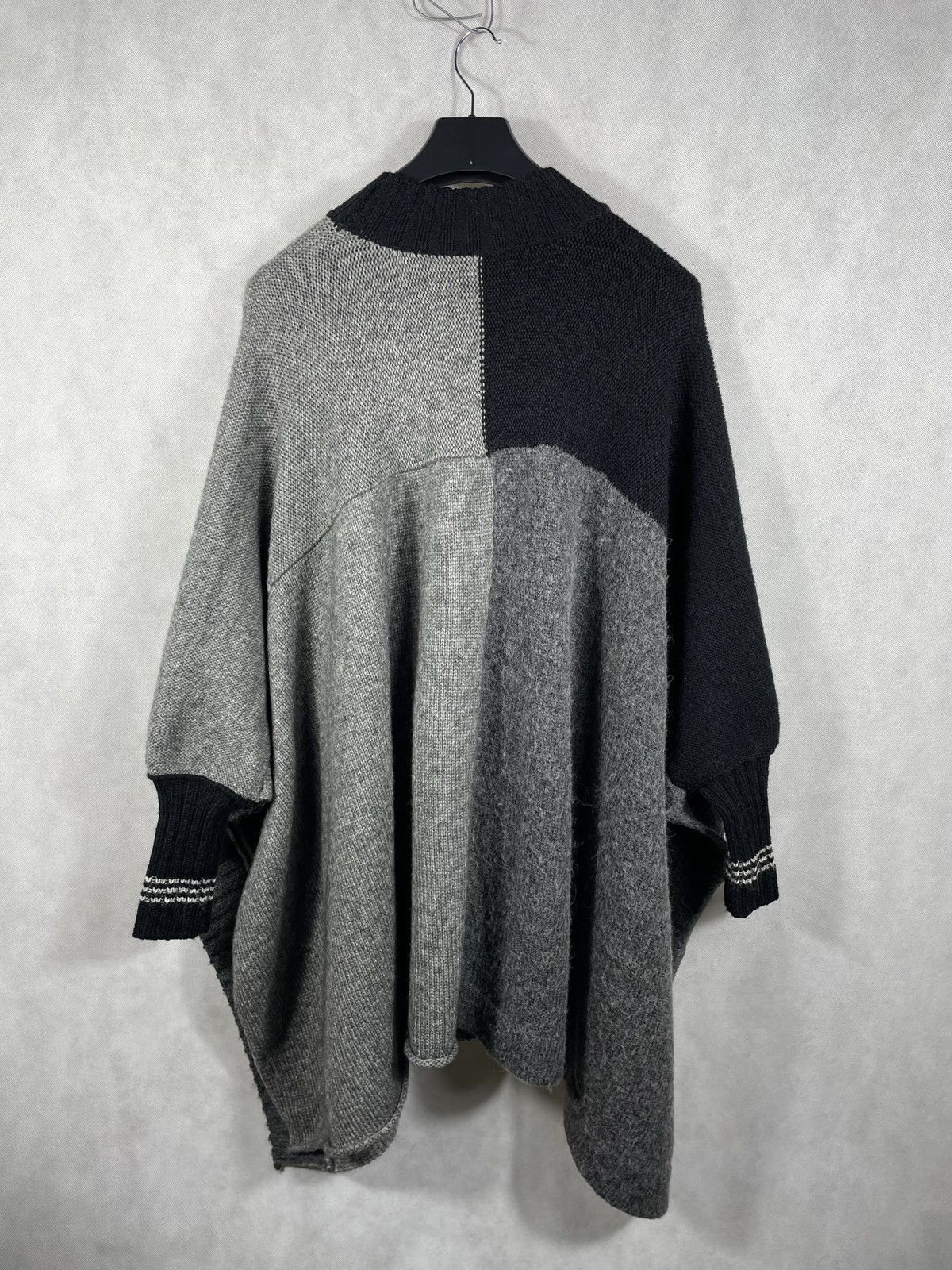 Adidas × Y-3 × Yohji Yamamoto Y-3 Yohji Yamamoto Alpaca Wool Colorblock Poncho Sweater Size US M / EU 48-50 / 2 - 10 Thumbnail