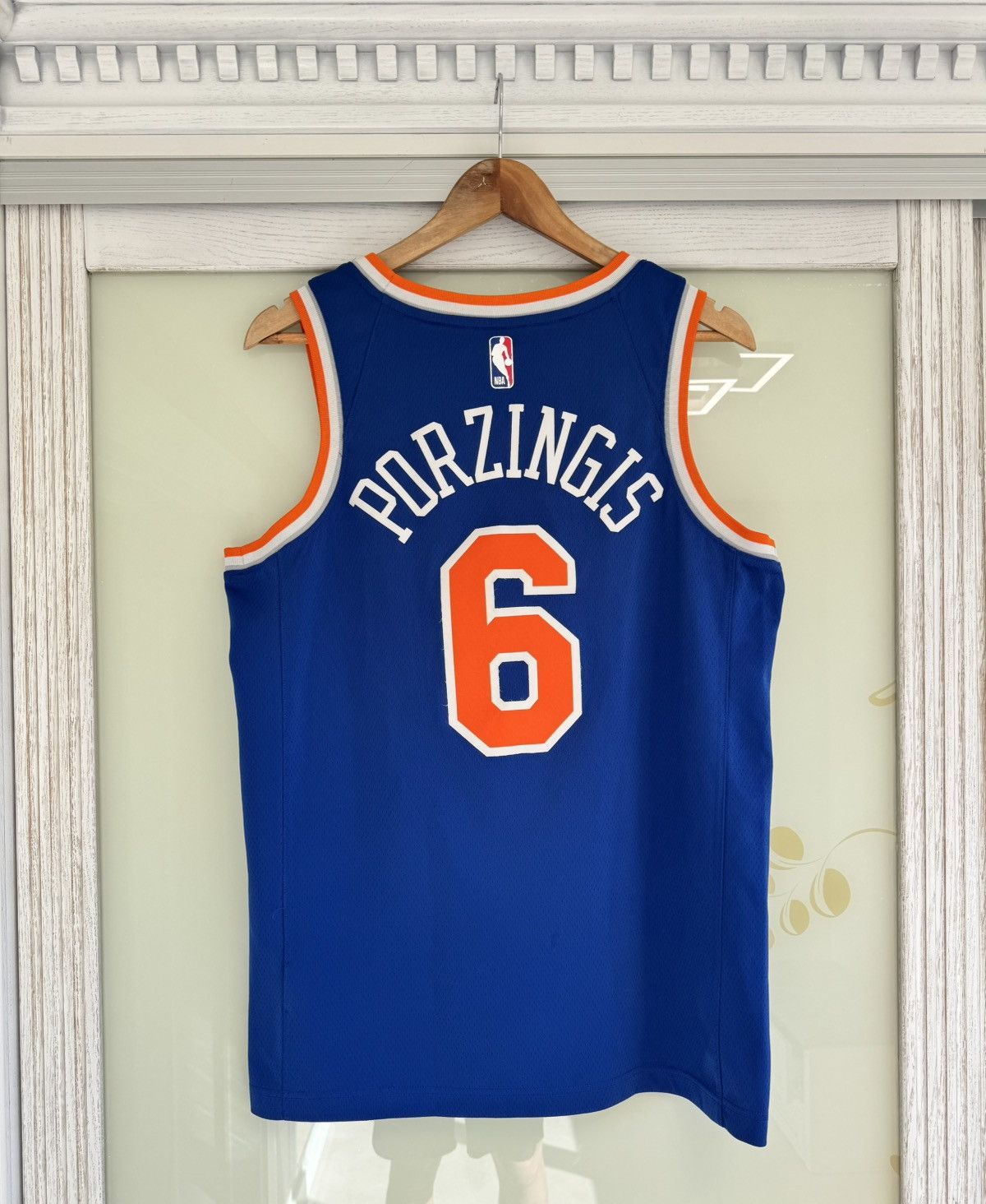 Nike Porzingis #6 New York Knicks Basketball Jersey NBA Shirt Kit Size US M / EU 48-50 / 2 - 1 Thumbnail