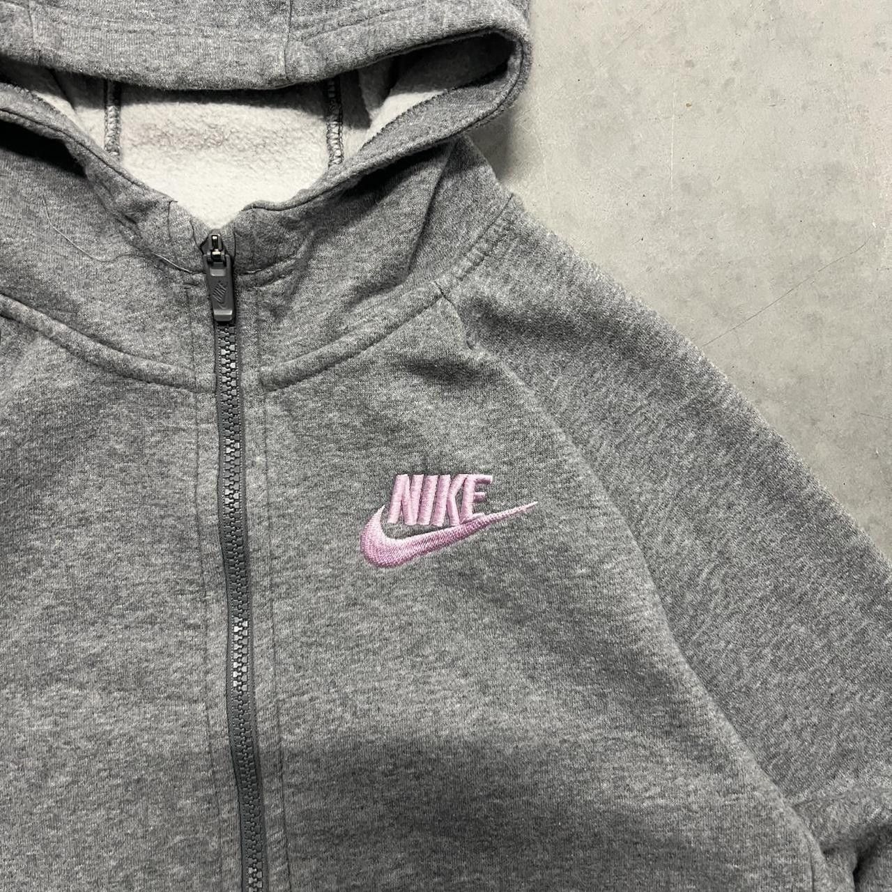 Nike Crazy vintage Y2K/2000s Grey With Pink Swoosh Nike Zip up Hoodie Essential! Size US S / EU 44-46 / 1 - 2 Thumbnail