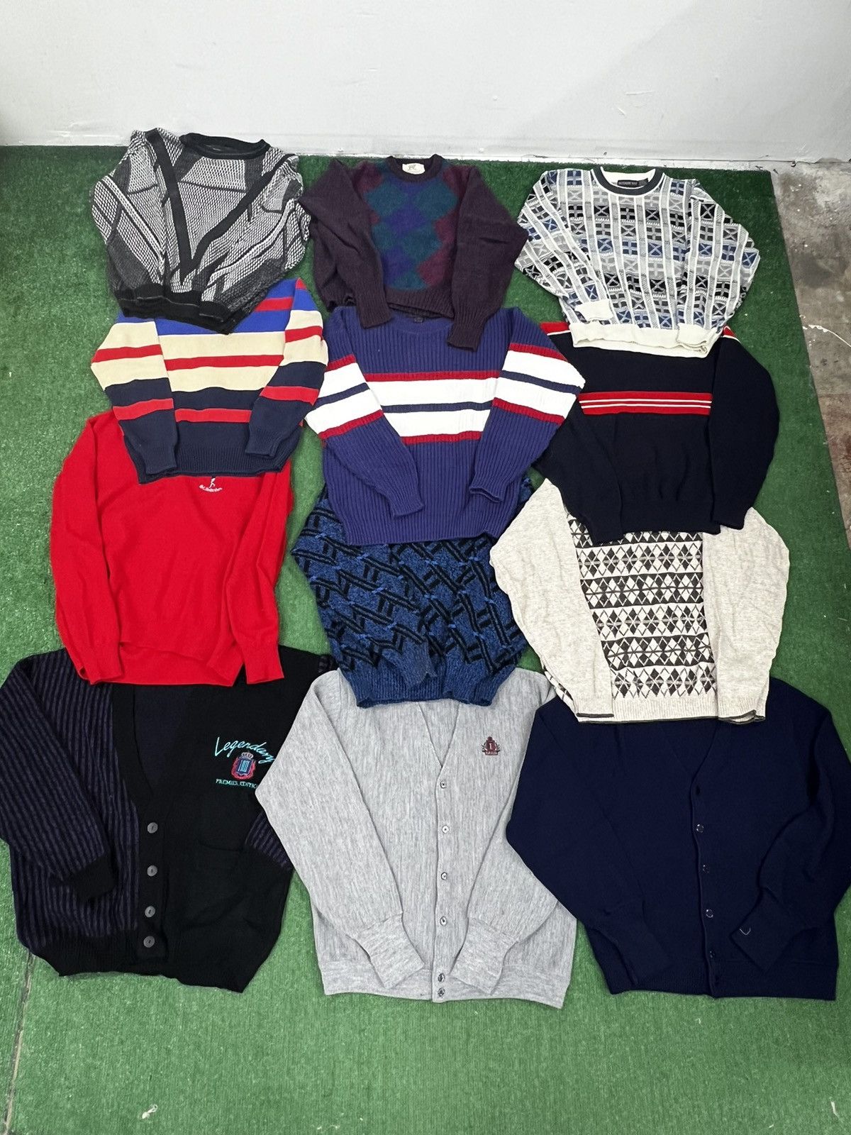 image of 12 Vintage Sweaters, Men's (Size Large)