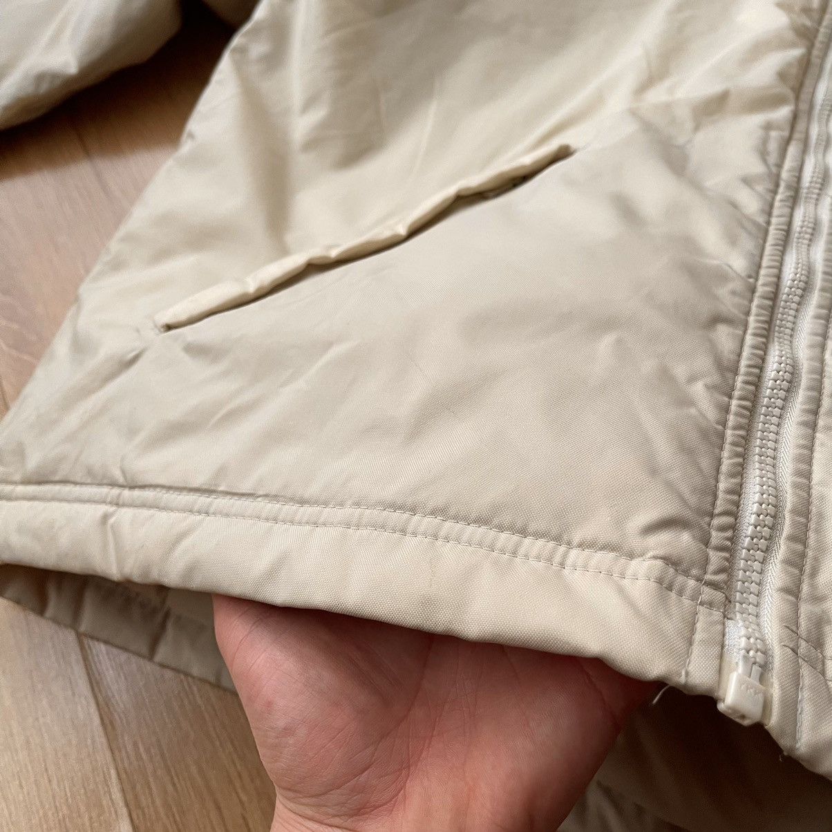 Nike 90s Vintage Nike Swoosh Logo Raincoat Puffer Jacket Full Zip Size US L / EU 52-54 / 3 - 8 Thumbnail