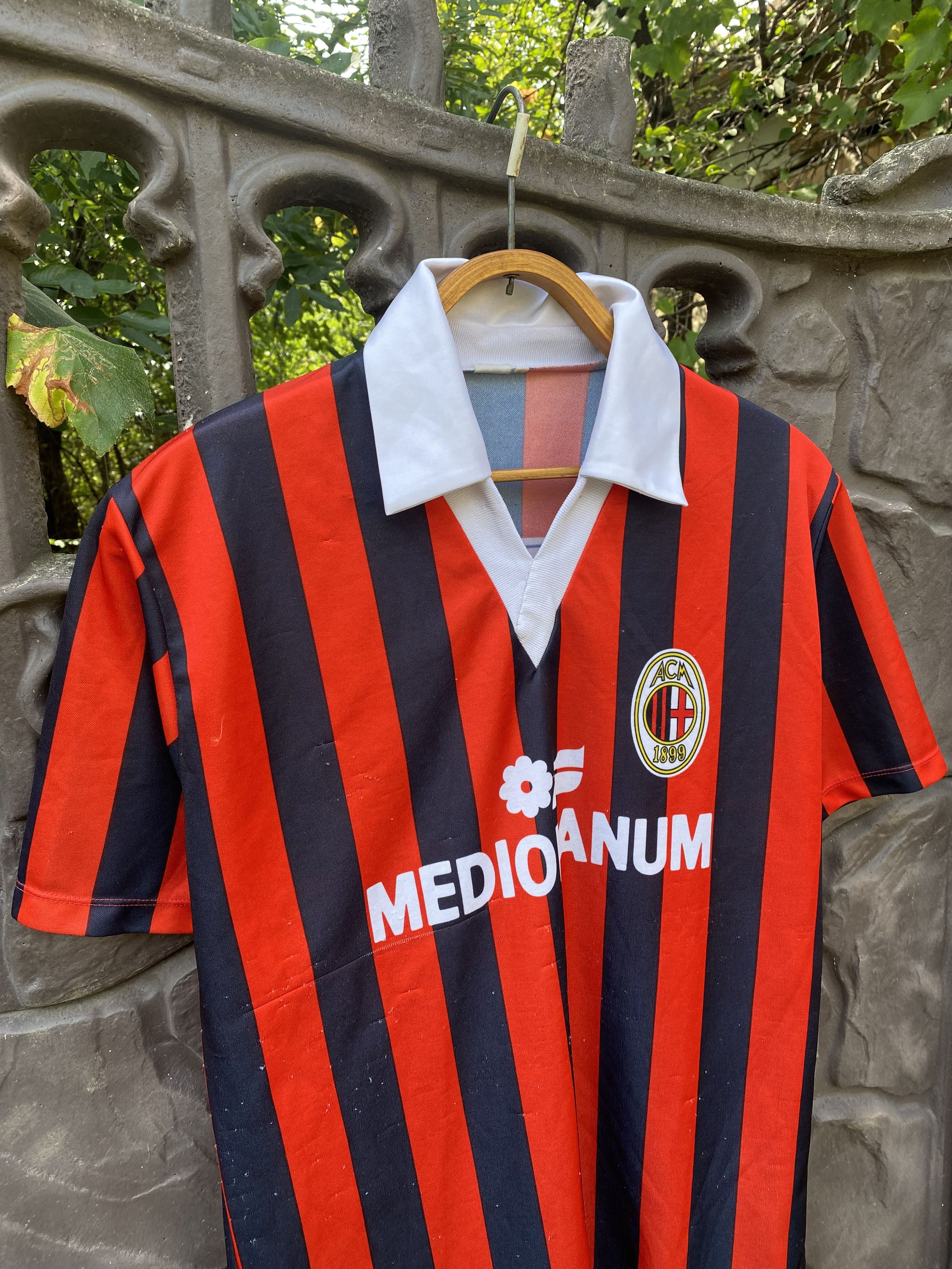 Vintage Vintage A.C MILAN Marco VAN BASTEN 9 Jersey Mediolanum Size US S / EU 44-46 / 1 - 14 Thumbnail