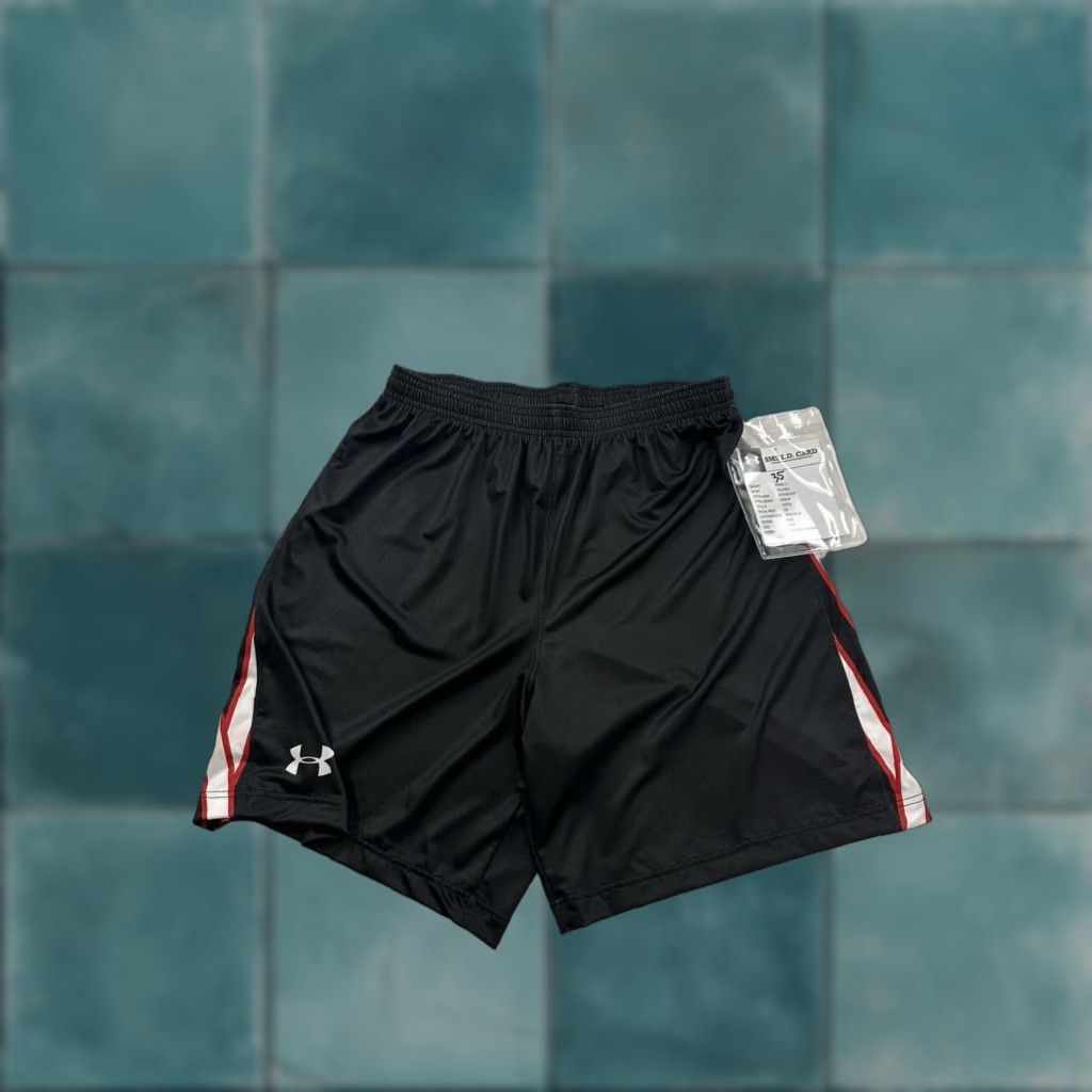 Under Armour Under Armour Shorts Mens Medium Black Armourfuse Volleyball Cross Training Gym Athletic Mens Size US 31 - 1 Thumbnail